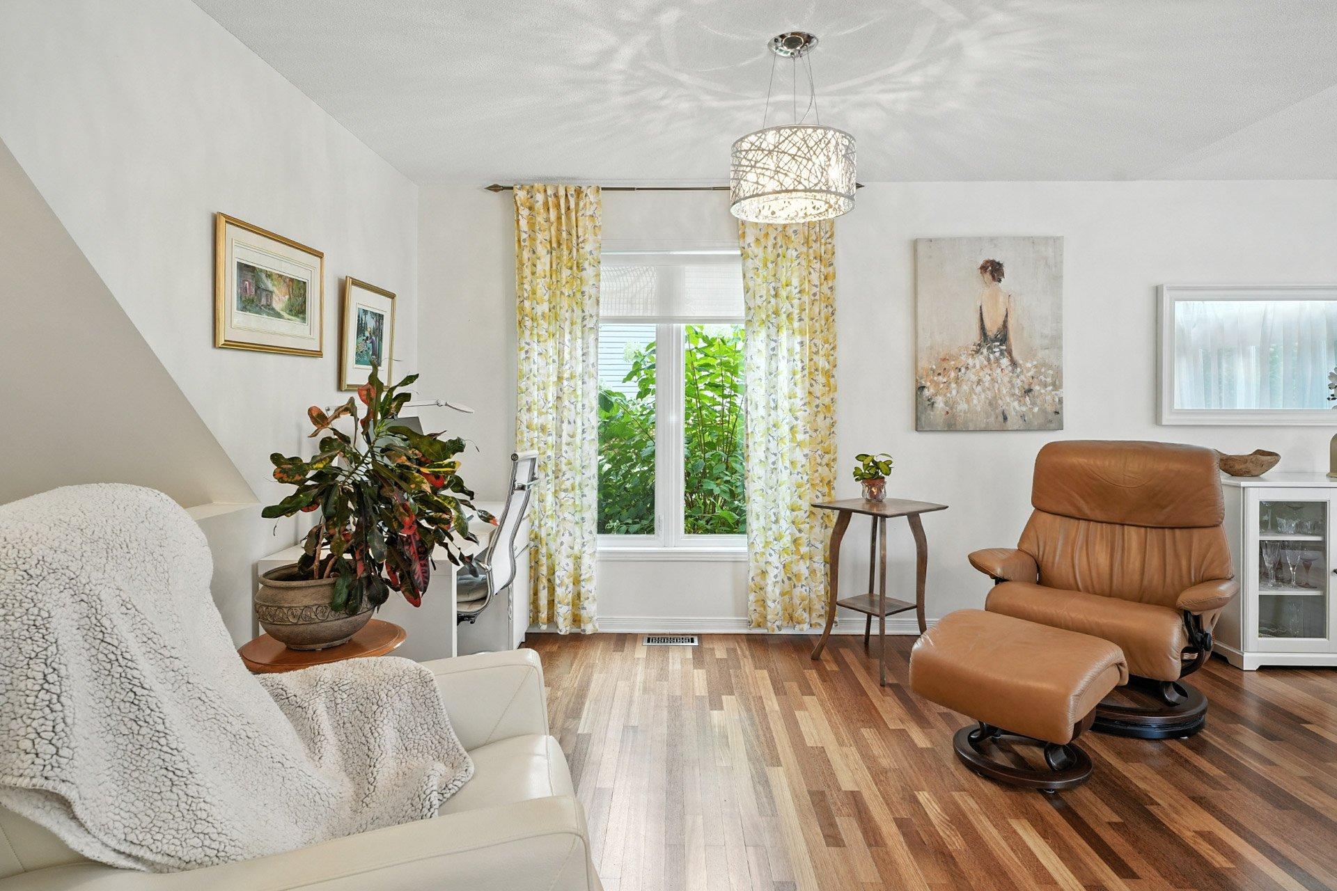 









305


Rue de Cannes

,
Gatineau (Gatineau),




QC
J8T3B9

