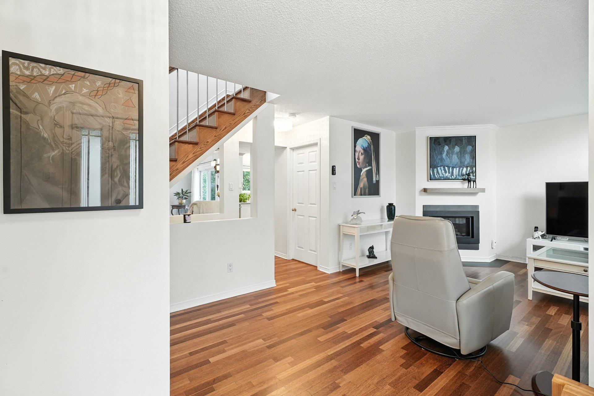 









305


Rue de Cannes

,
Gatineau (Gatineau),




QC
J8T3B9

