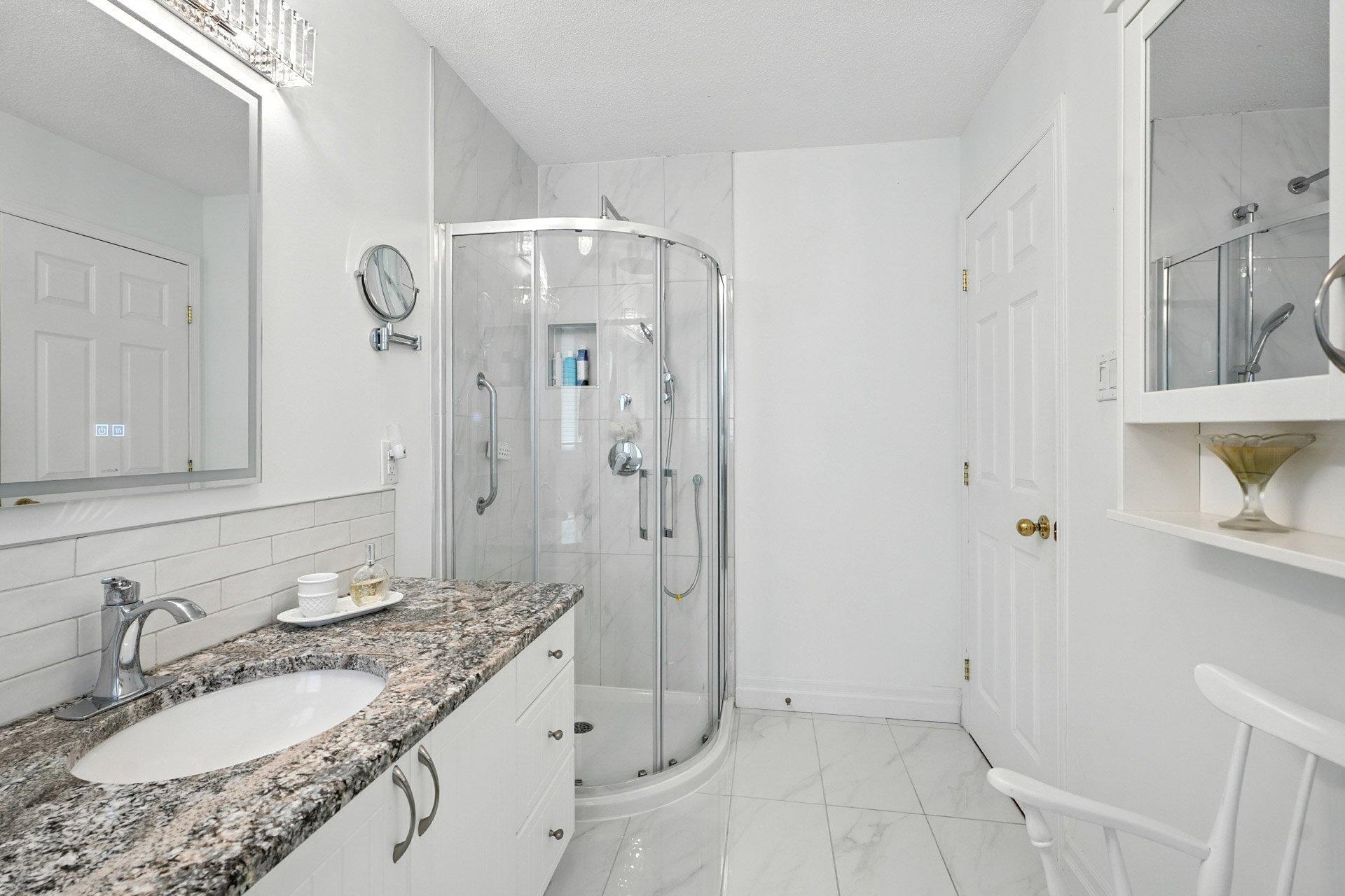 









305


Rue de Cannes

,
Gatineau (Gatineau),




QC
J8T3B9

