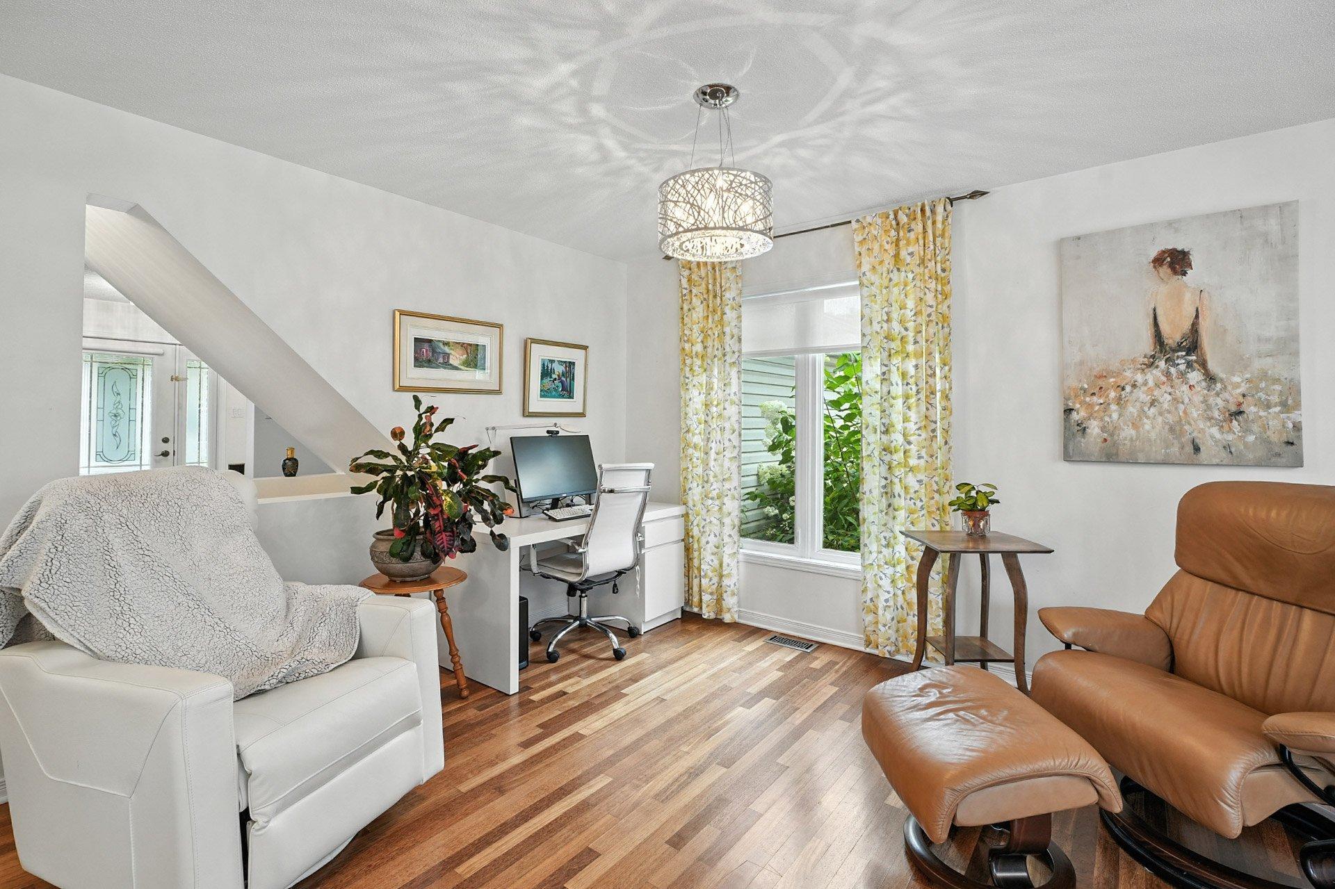 









305


Rue de Cannes

,
Gatineau (Gatineau),




QC
J8T3B9

