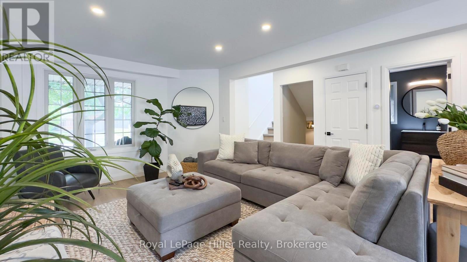 












130 OAKDALE AVENUE

,
Stratford,




Ontario
N5A7W2


