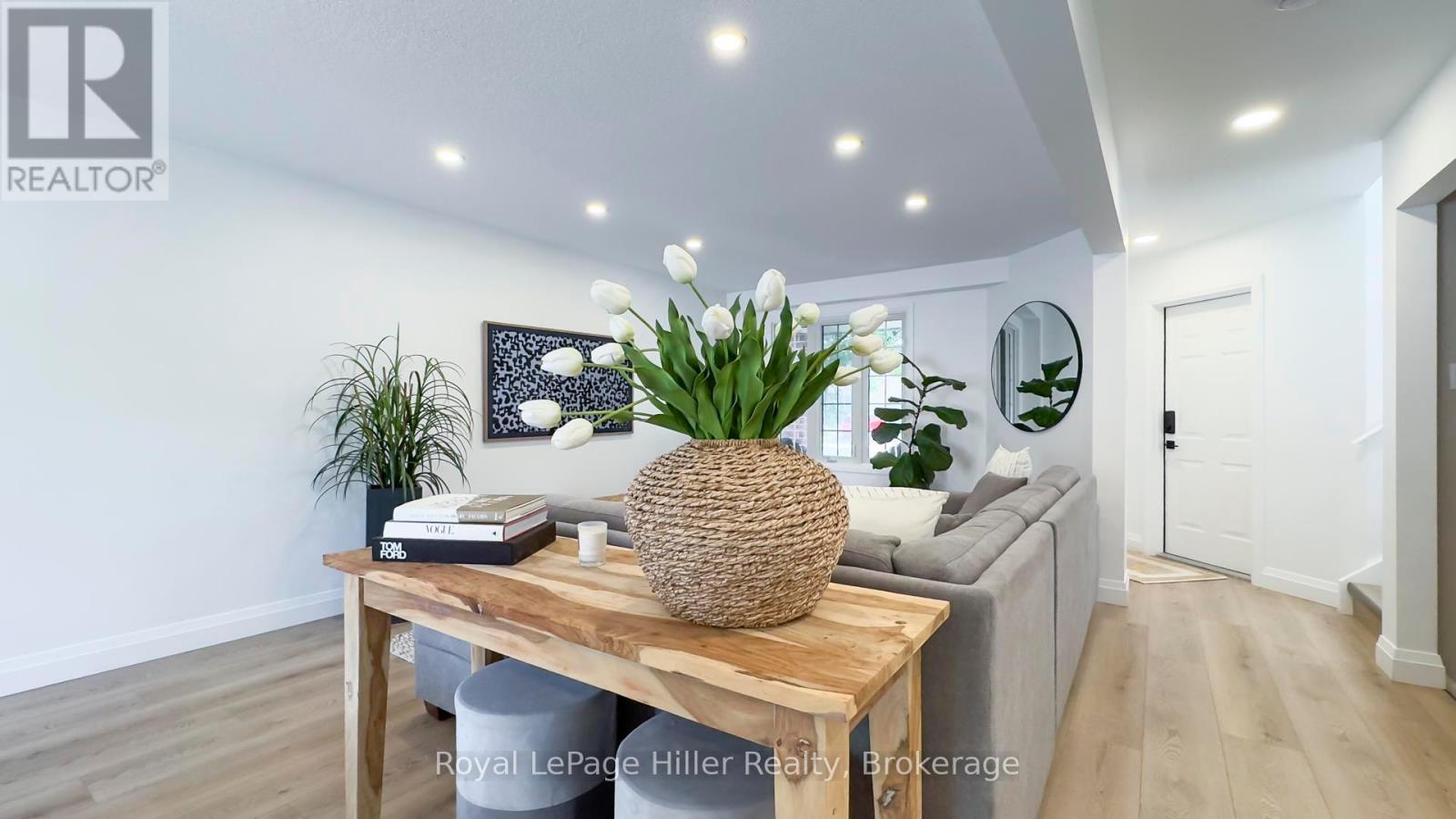 












130 OAKDALE AVENUE

,
Stratford,




Ontario
N5A7W2

