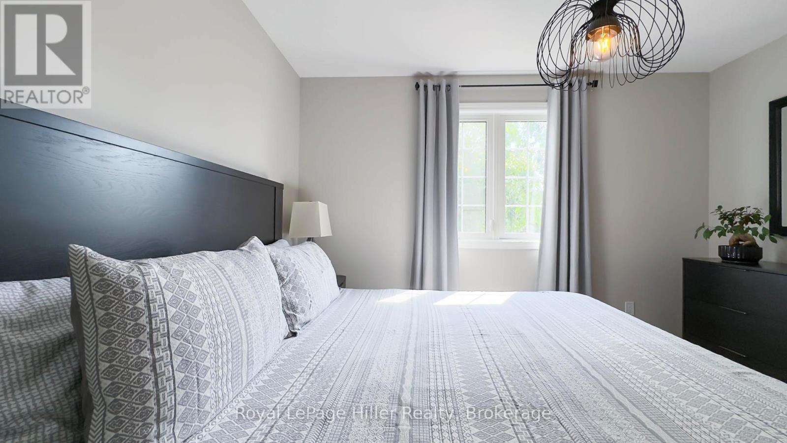 












130 OAKDALE AVENUE

,
Stratford,




Ontario
N5A7W2

