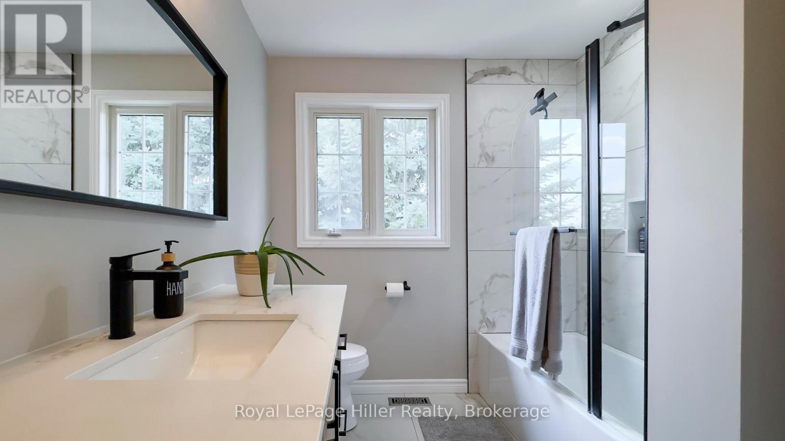 












130 OAKDALE AVENUE

,
Stratford,




Ontario
N5A7W2

