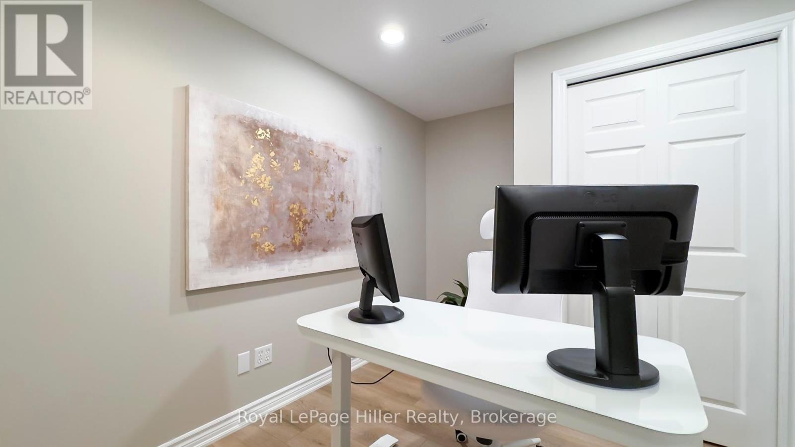 












130 OAKDALE AVENUE

,
Stratford,




Ontario
N5A7W2

