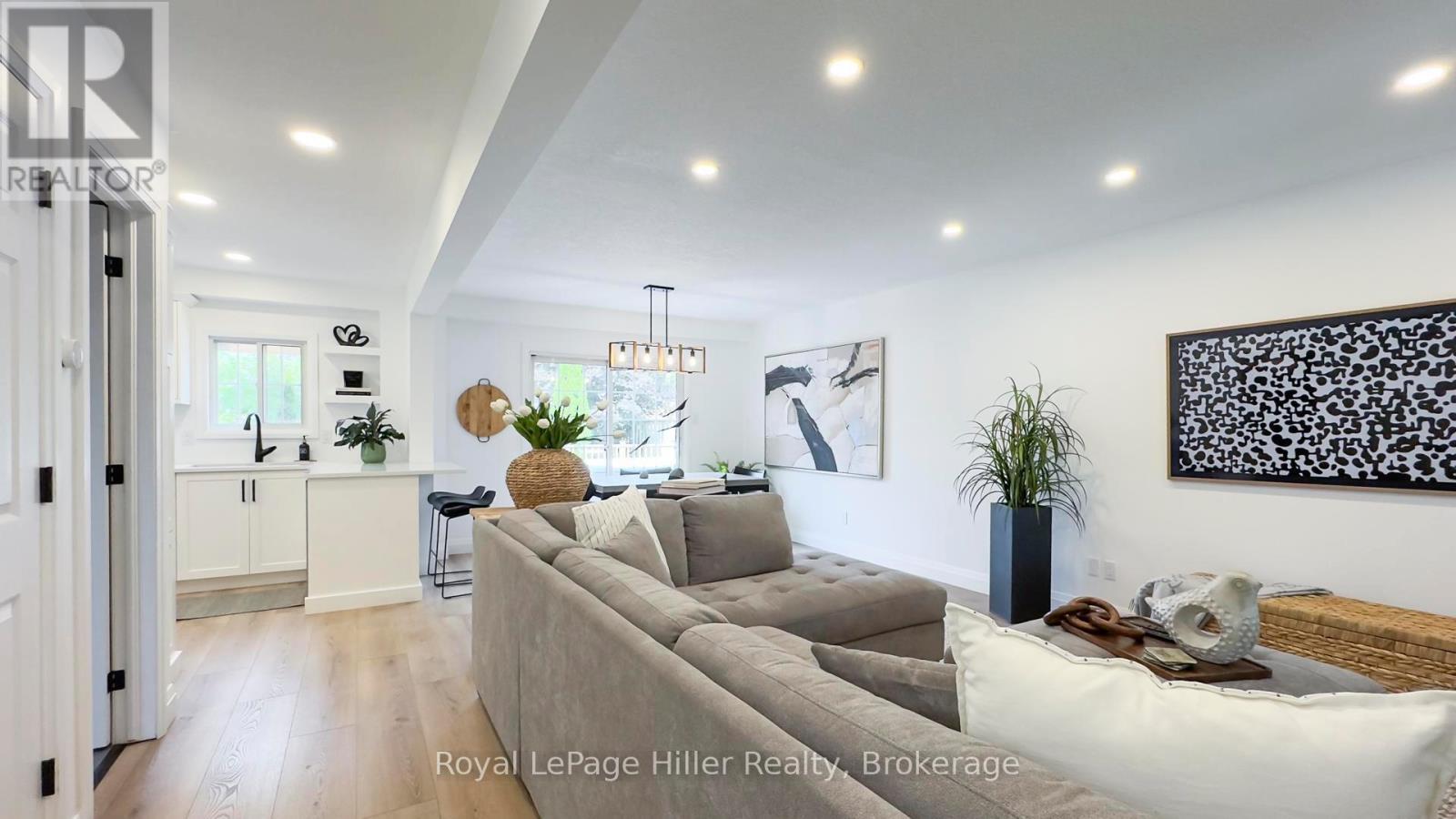












130 OAKDALE AVENUE

,
Stratford,




Ontario
N5A7W2

