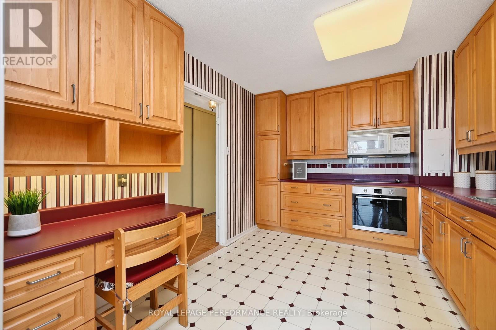 












809 - 2951 RIVERSIDE DRIVE

,
Ottawa,




Ontario
K1V8W6

