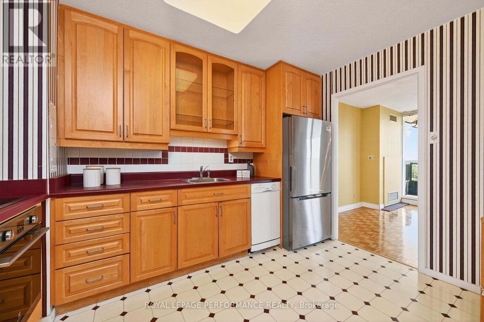 












809 - 2951 RIVERSIDE DRIVE

,
Ottawa,




Ontario
K1V8W6

