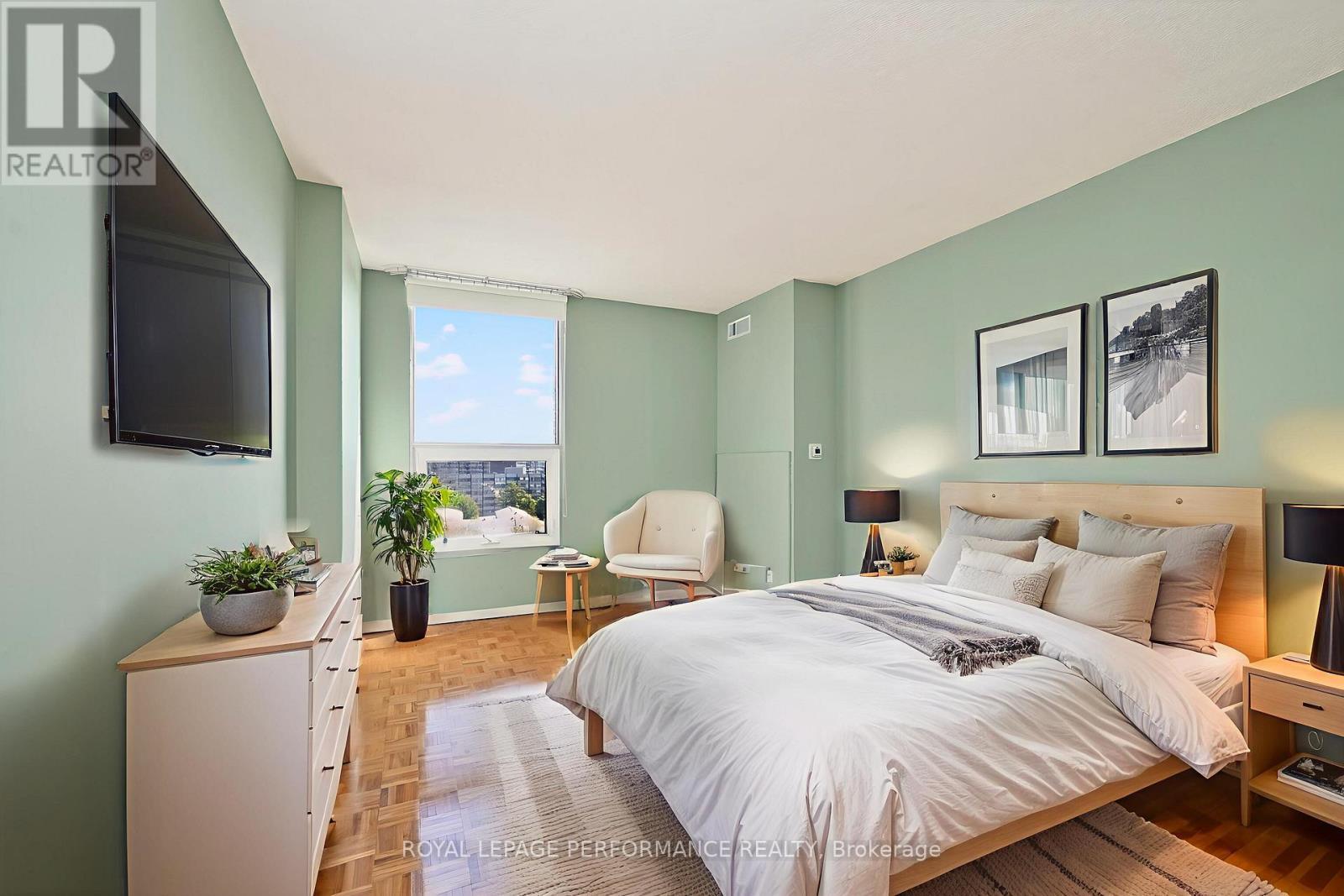 












809 - 2951 RIVERSIDE DRIVE

,
Ottawa,




Ontario
K1V8W6

