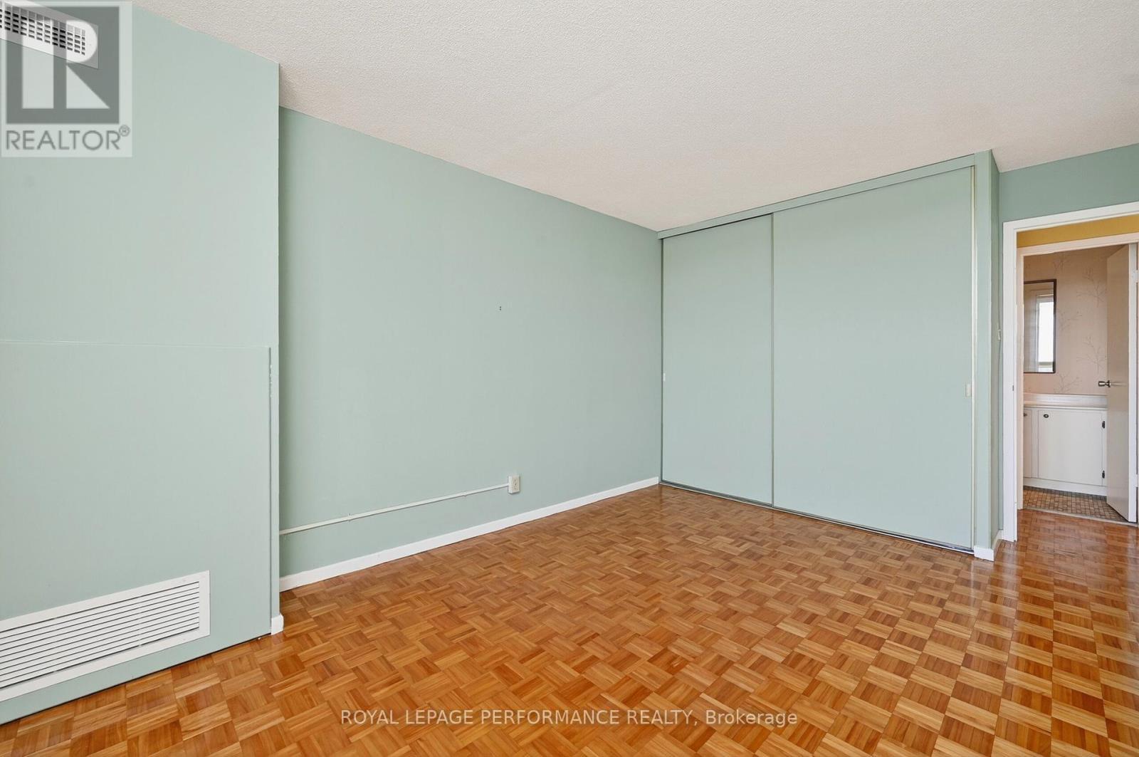 












809 - 2951 RIVERSIDE DRIVE

,
Ottawa,




Ontario
K1V8W6

