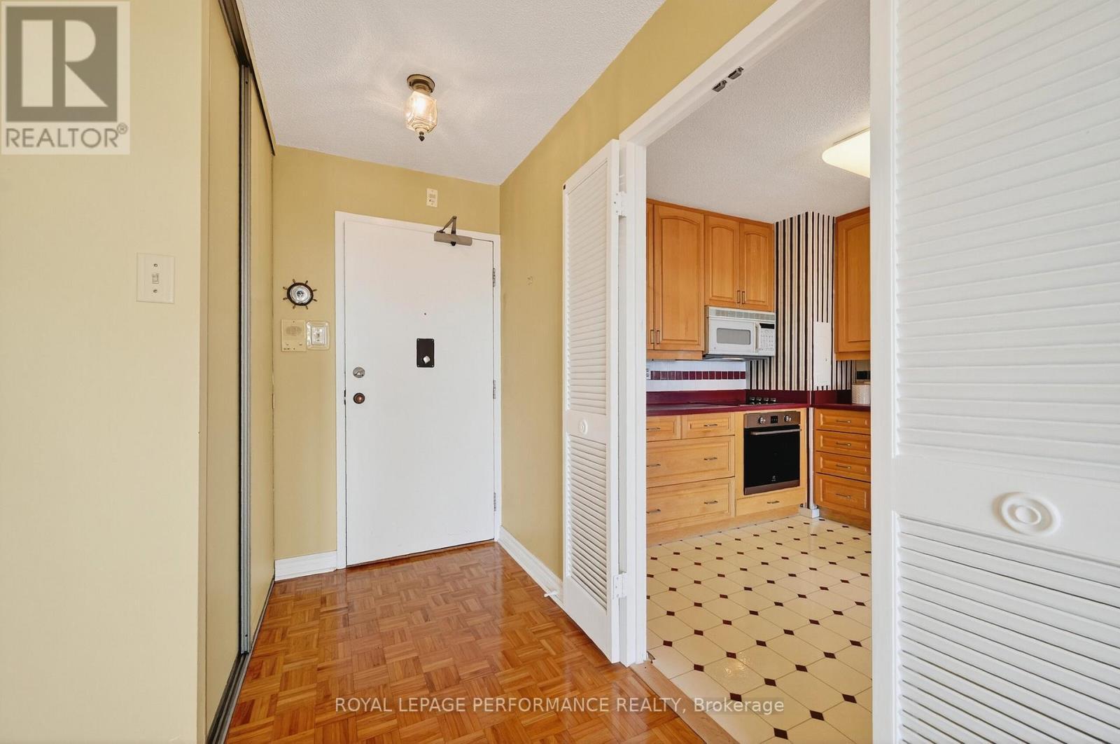 












809 - 2951 RIVERSIDE DRIVE

,
Ottawa,




Ontario
K1V8W6


