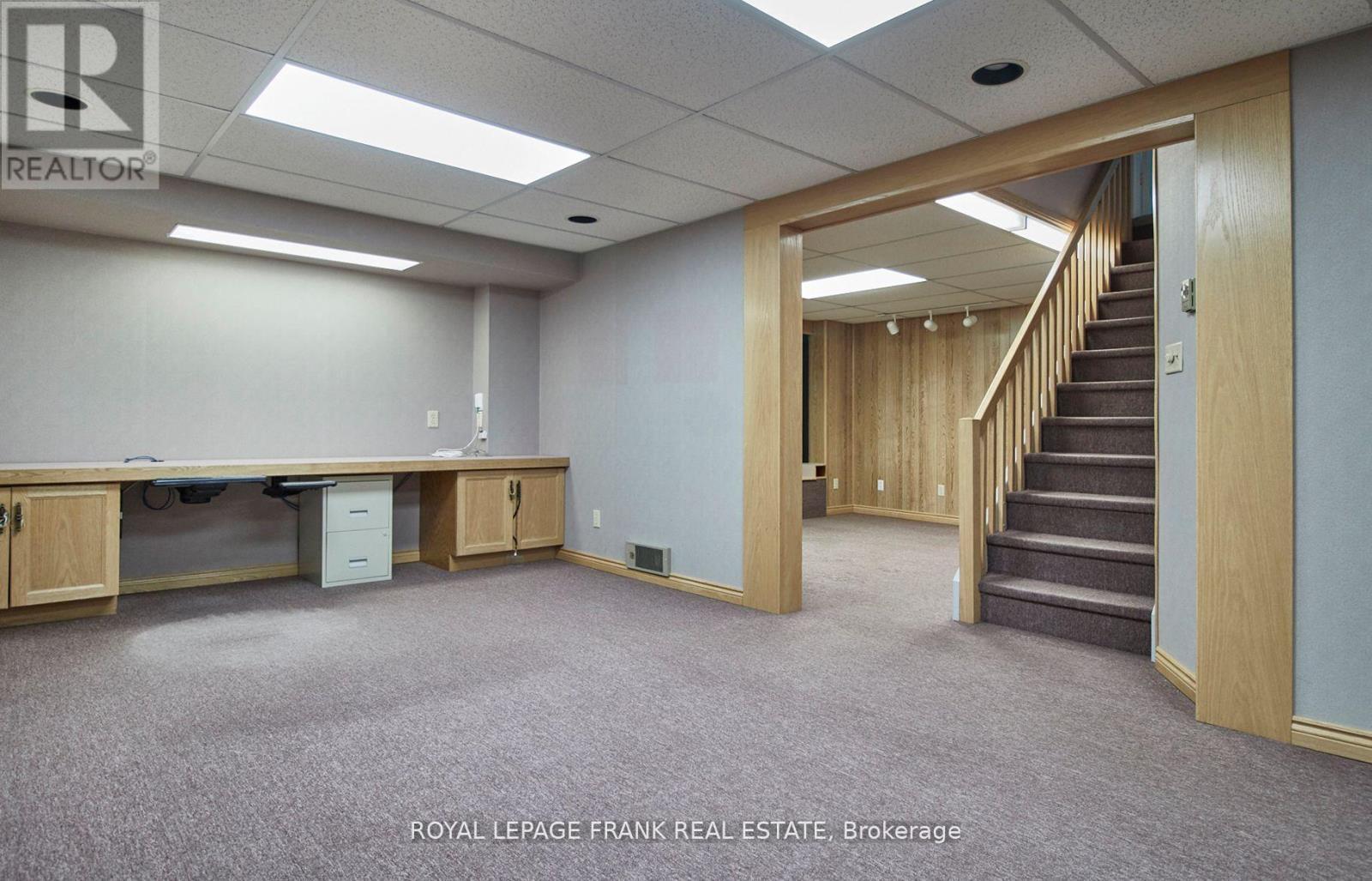 












317 PRINCE OF WALES DRIVE

,
Whitby (Blue Grass Meadows),




Ontario
L1N6P2

