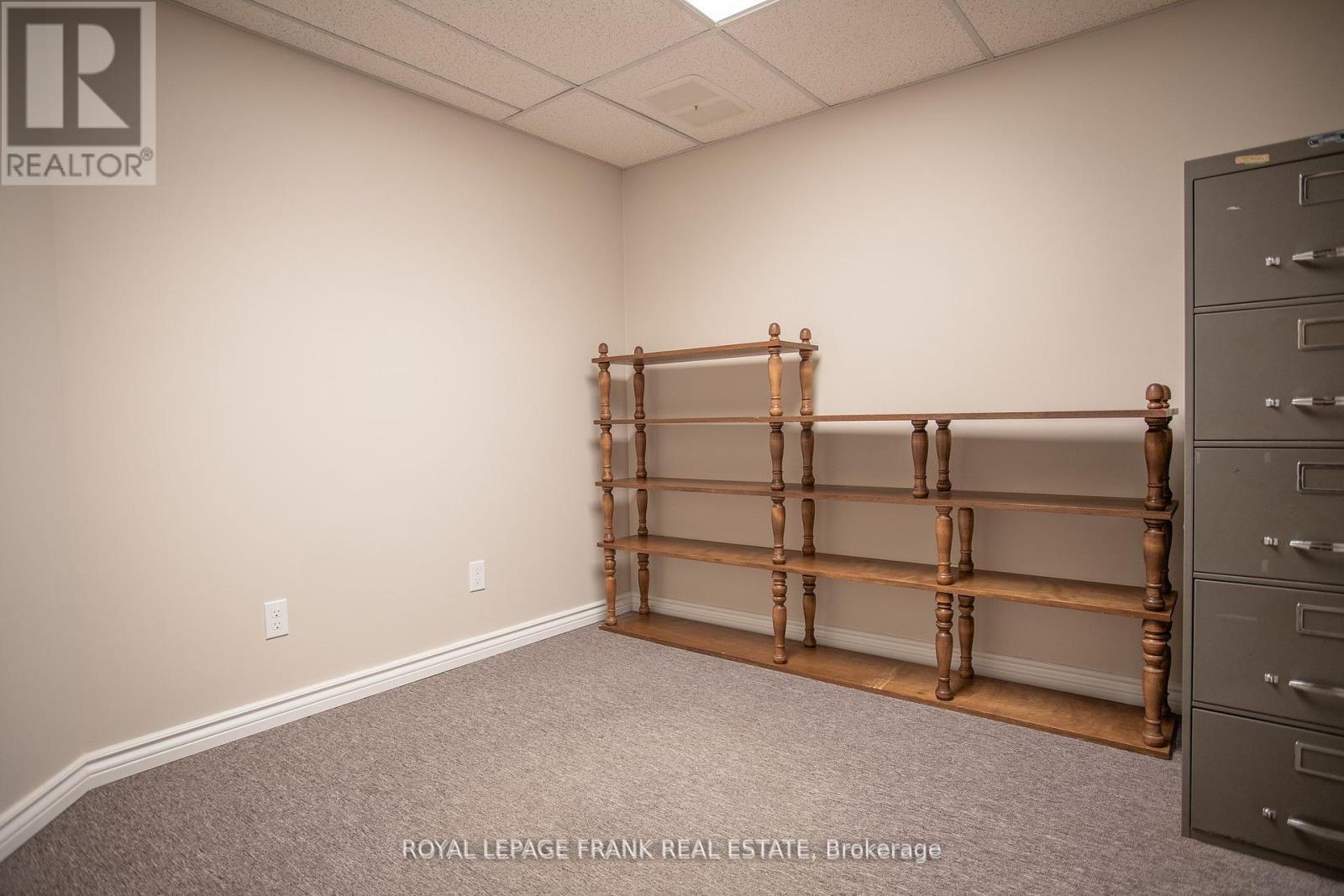 












317 PRINCE OF WALES DRIVE

,
Whitby (Blue Grass Meadows),




Ontario
L1N6P2

