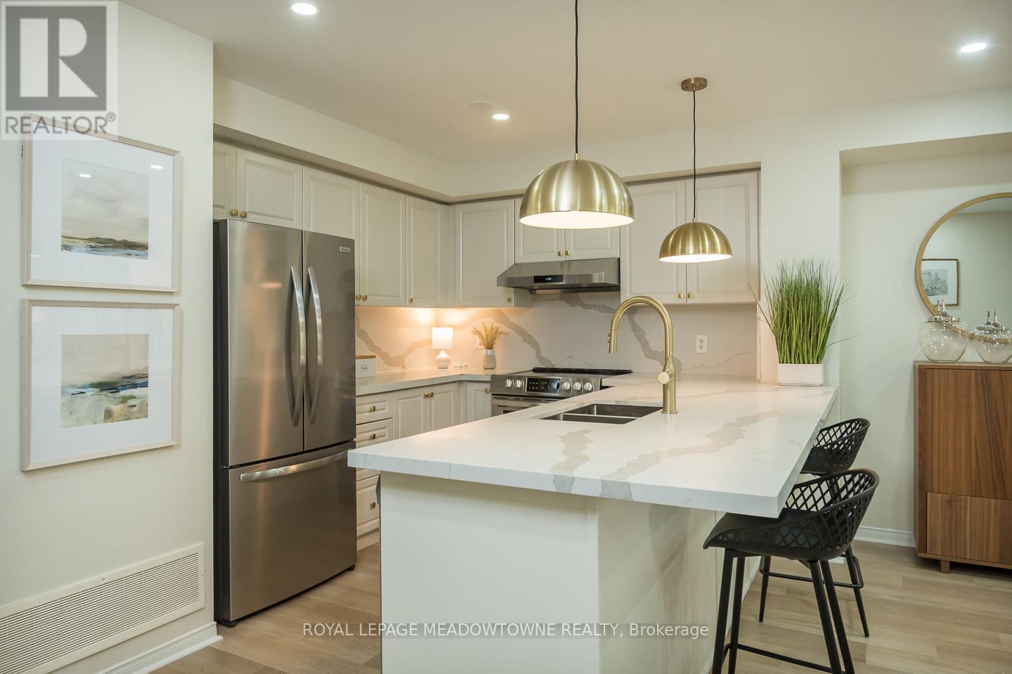 












10 - 3355 THOMAS STREET

,
Mississauga,




Ontario
L5M0N7

