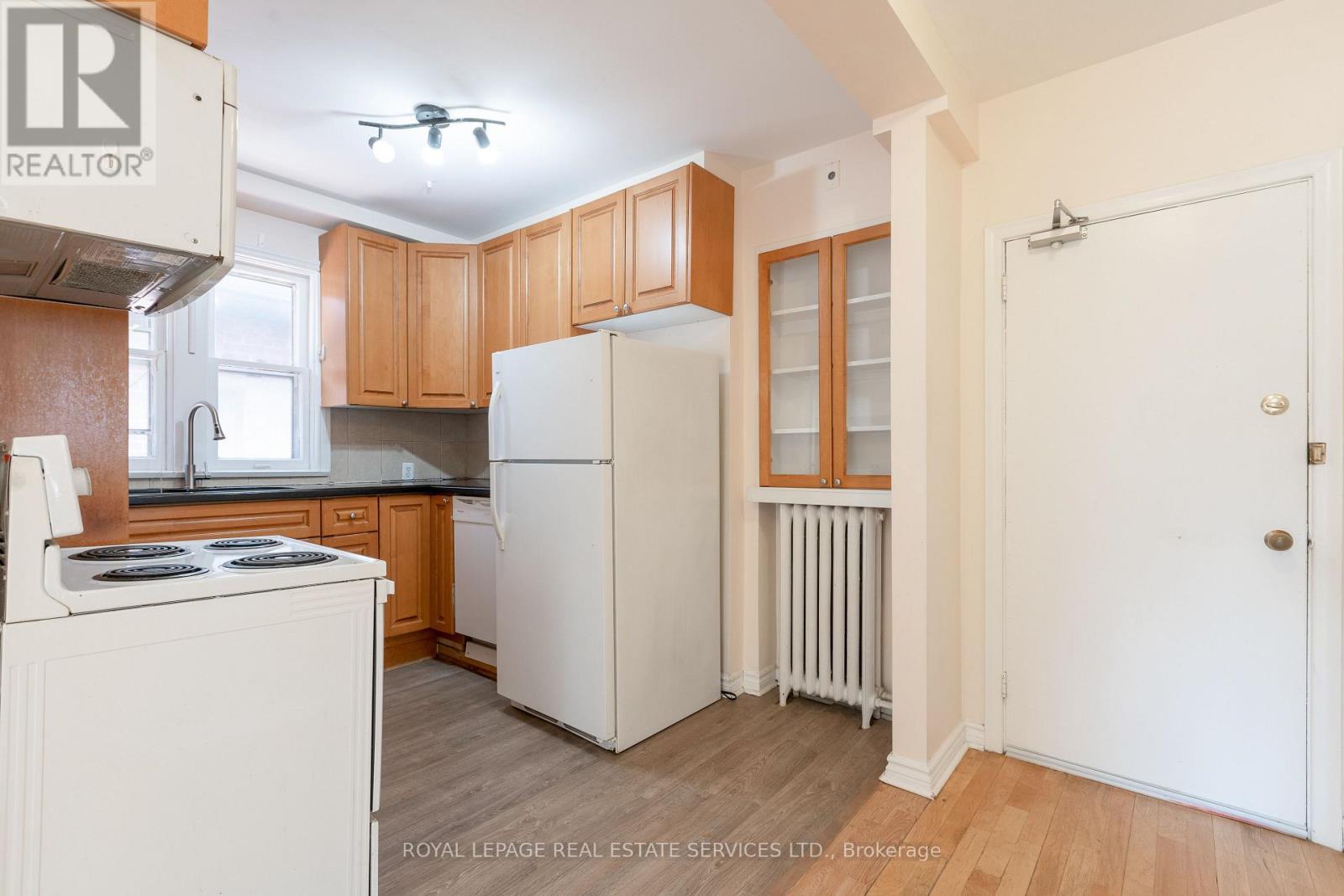 












3 - 50 GLENROSE AVENUE

,
Toronto,




Ontario
M4T1K4

