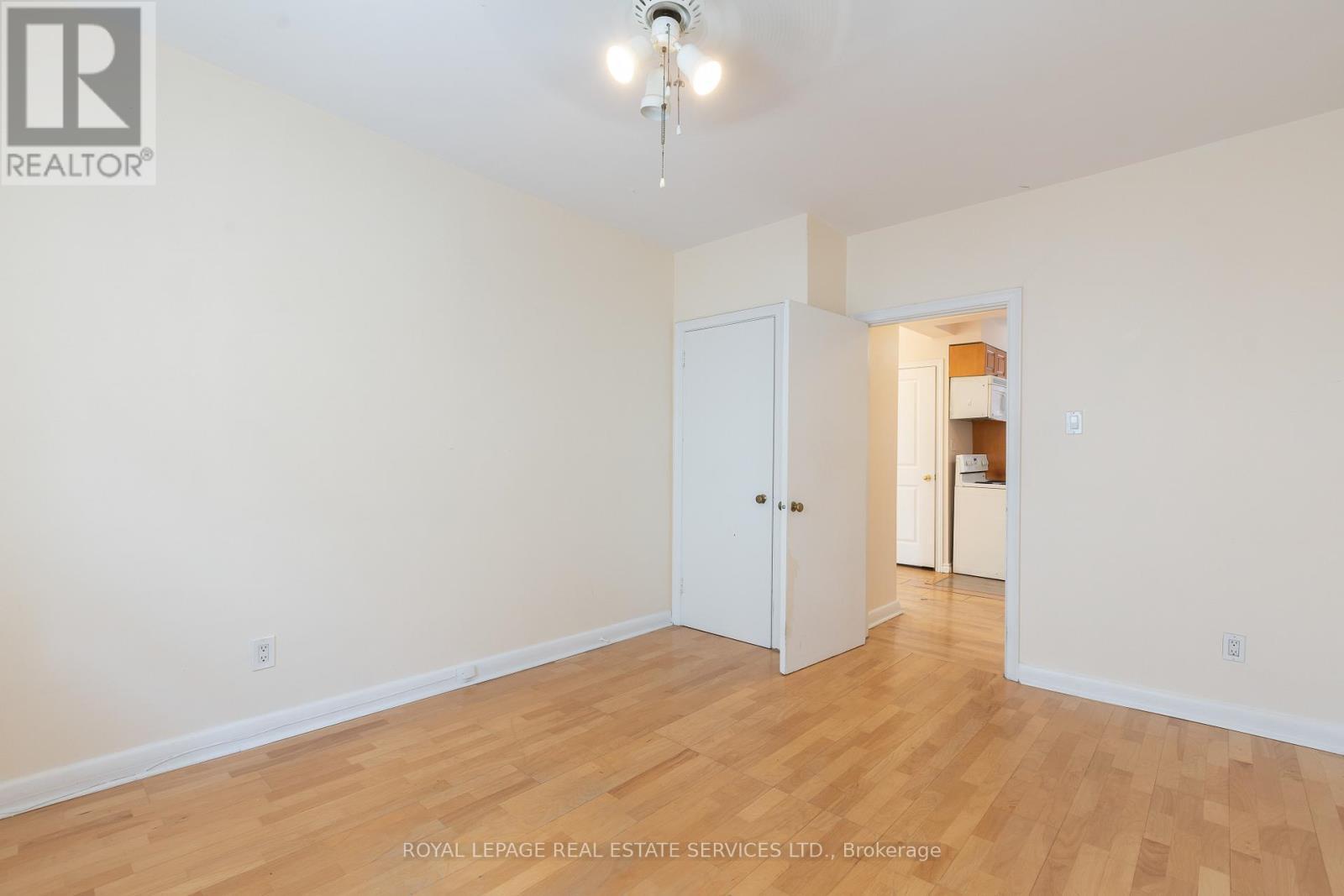 












3 - 50 GLENROSE AVENUE

,
Toronto,




Ontario
M4T1K4

