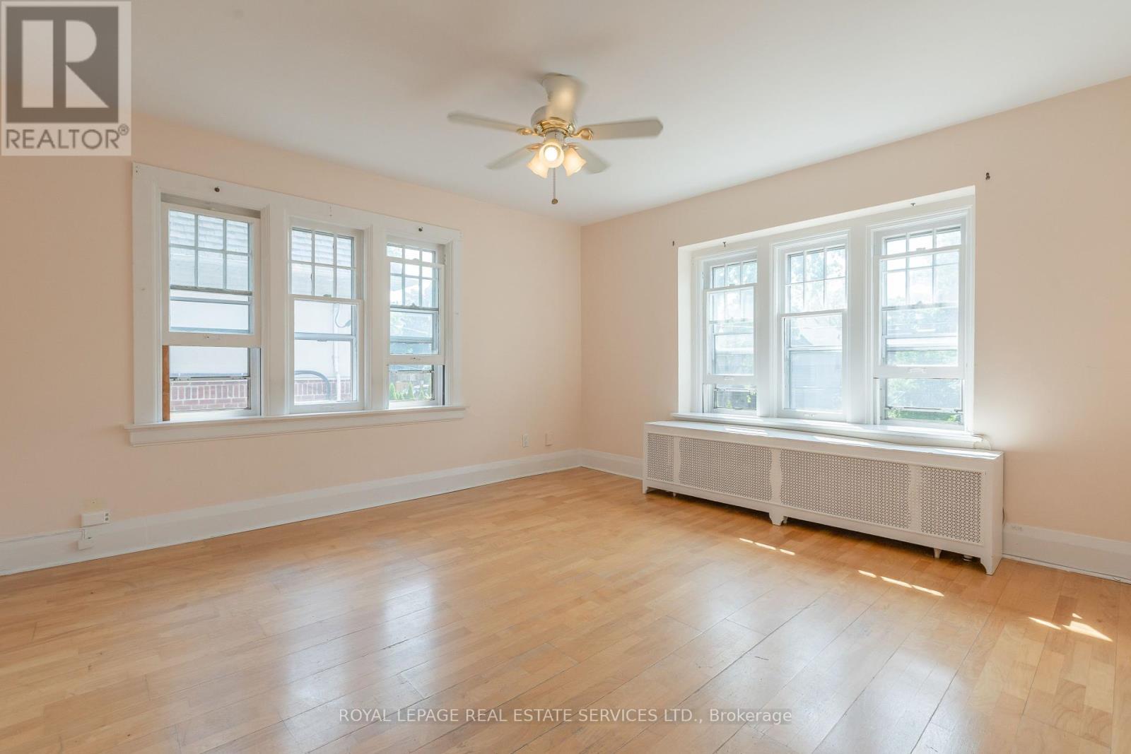 












3 - 50 GLENROSE AVENUE

,
Toronto,




Ontario
M4T1K4

