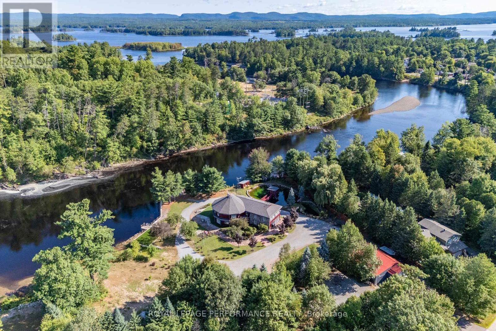 












1371 VICTORIA STREET

,
Petawawa,




Ontario
K8H2E9

