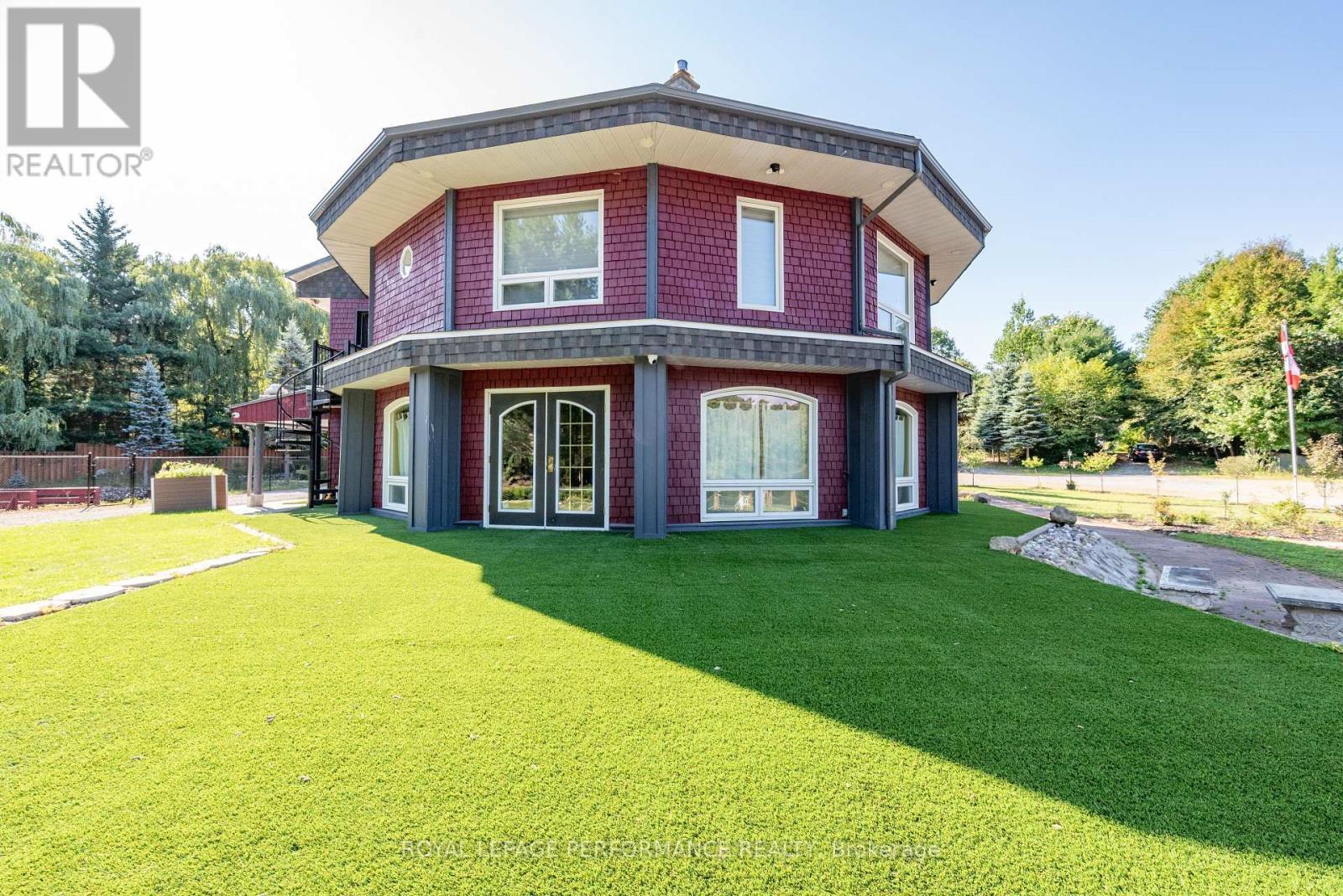 












1371 VICTORIA STREET

,
Petawawa,




Ontario
K8H2E9

