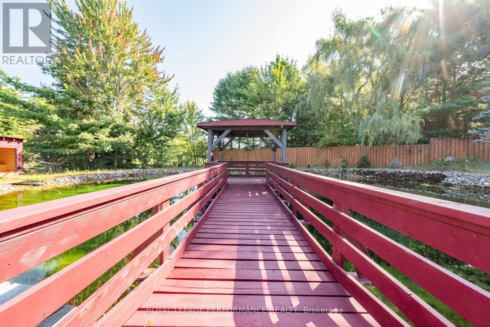 












1371 VICTORIA STREET

,
Petawawa,




Ontario
K8H2E9

