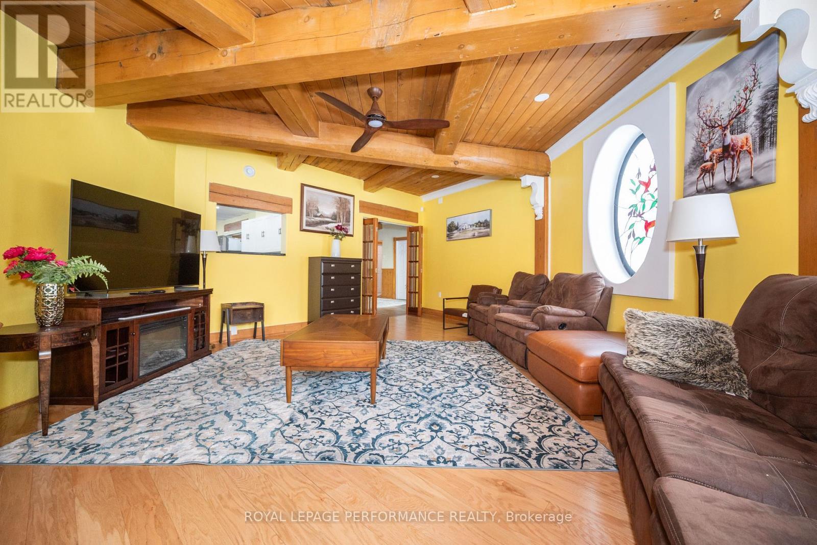 












1371 VICTORIA STREET

,
Petawawa,




Ontario
K8H2E9

