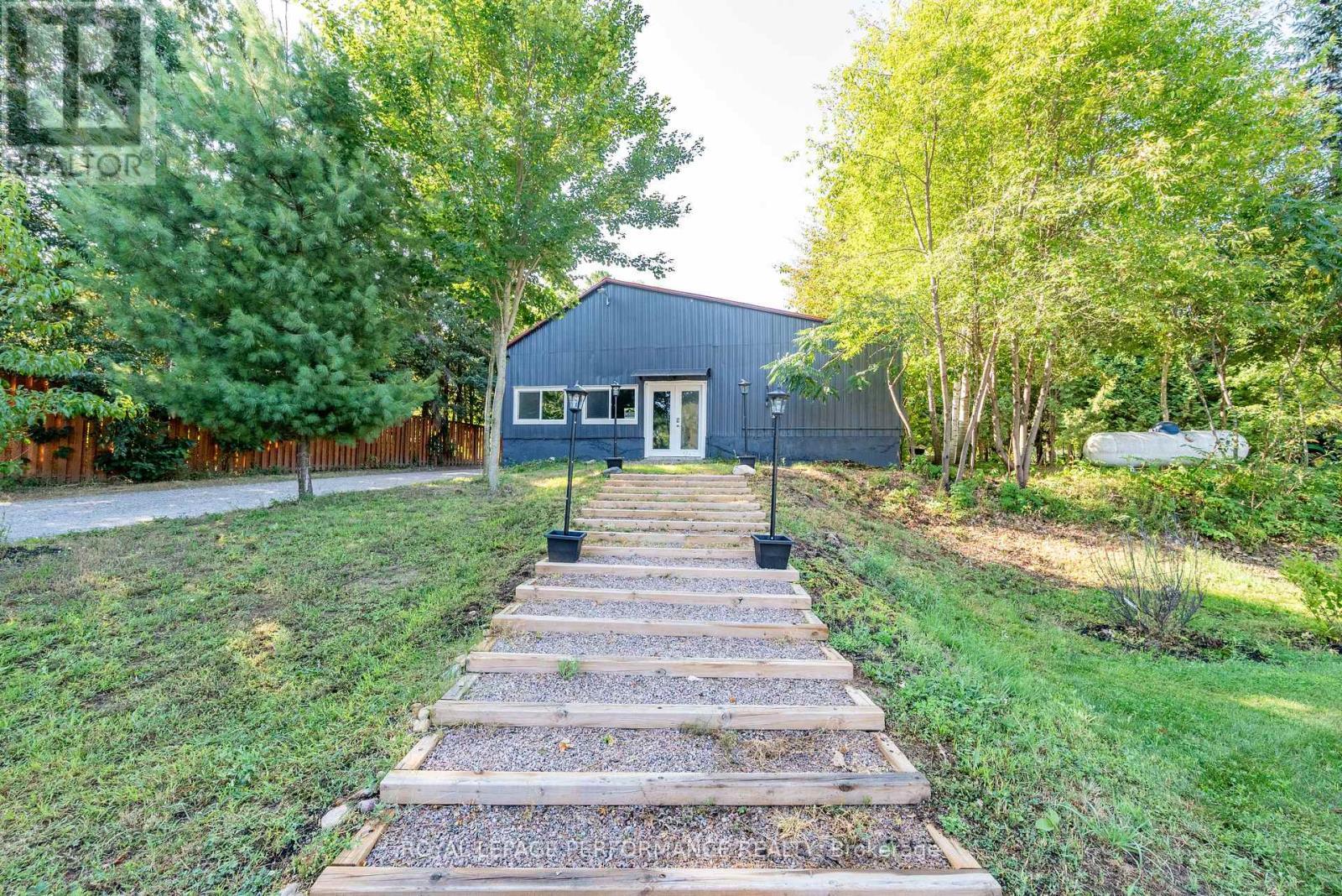 












1371 VICTORIA STREET

,
Petawawa,




Ontario
K8H2E9

