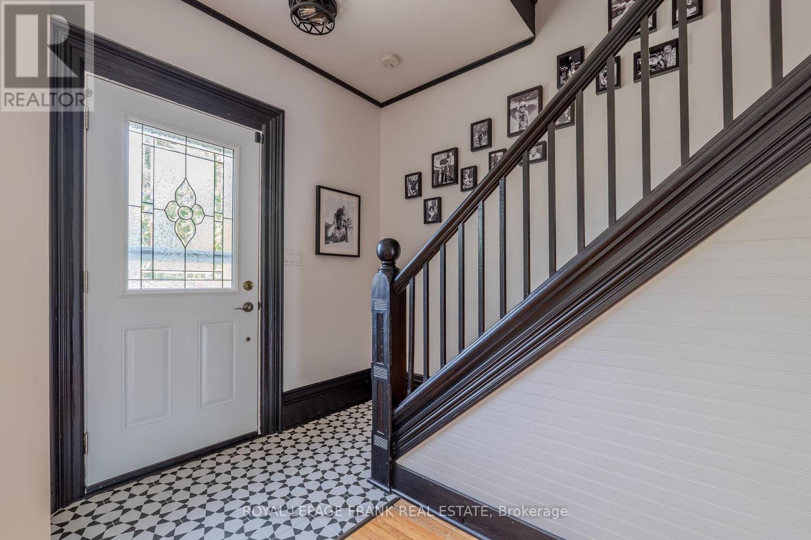 












69 PEEL STREET

,
Kawartha Lakes (Lindsay),




Ontario
K9V3M5

