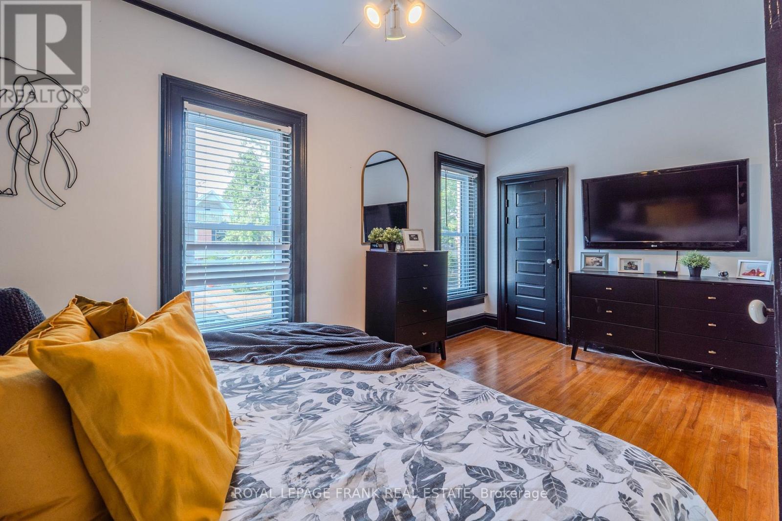 












69 PEEL STREET

,
Kawartha Lakes (Lindsay),




Ontario
K9V3M5

