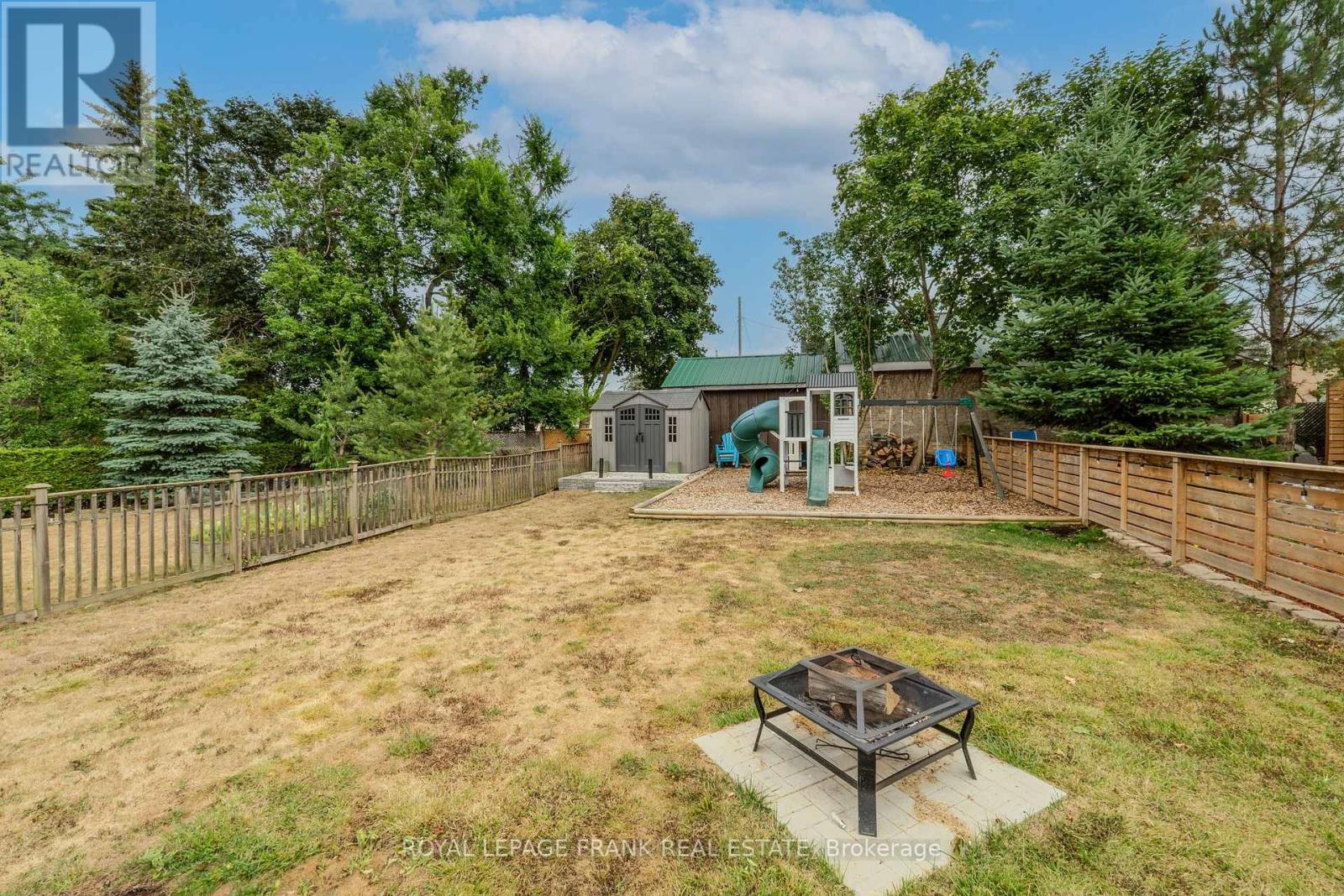 












69 PEEL STREET

,
Kawartha Lakes (Lindsay),




Ontario
K9V3M5

