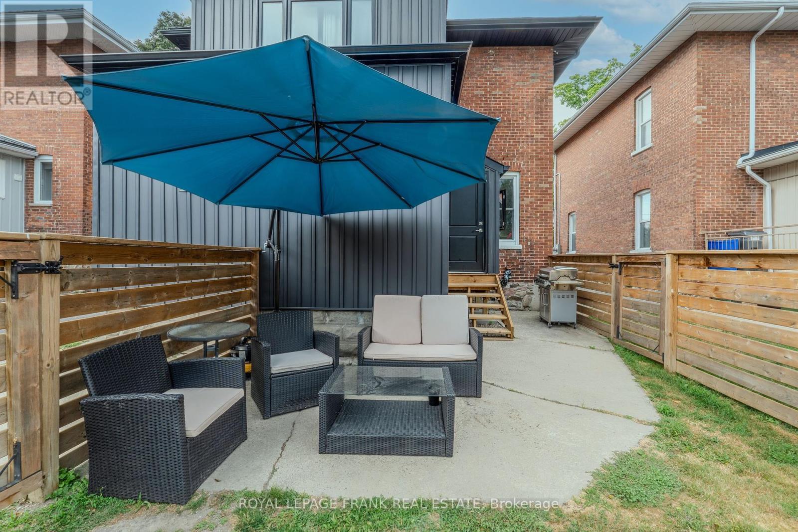 












69 PEEL STREET

,
Kawartha Lakes (Lindsay),




Ontario
K9V3M5

