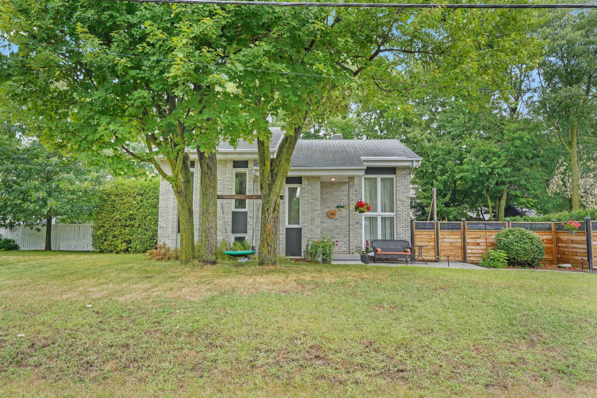









1396


Rue Papin

,
L'Assomption,




QC
J5W5J1

