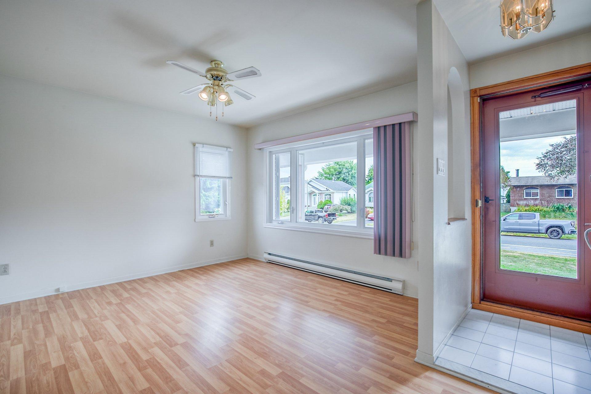 









39


Av. des Ormes

,
Saint-Basile-le-Grand,




QC
J3N1G4

