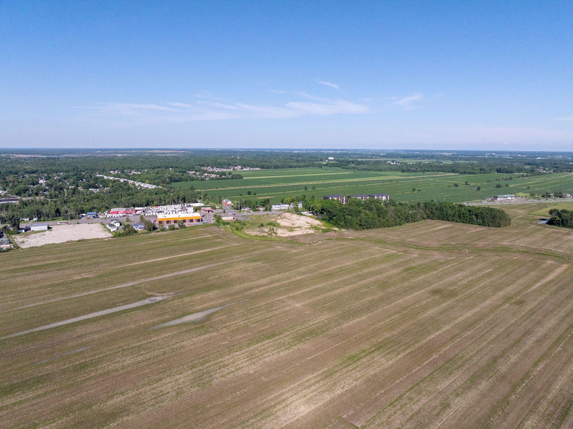 












Boul. du Curé-Labelle

,
Saint-Jérôme,







QC
J7J2G8


