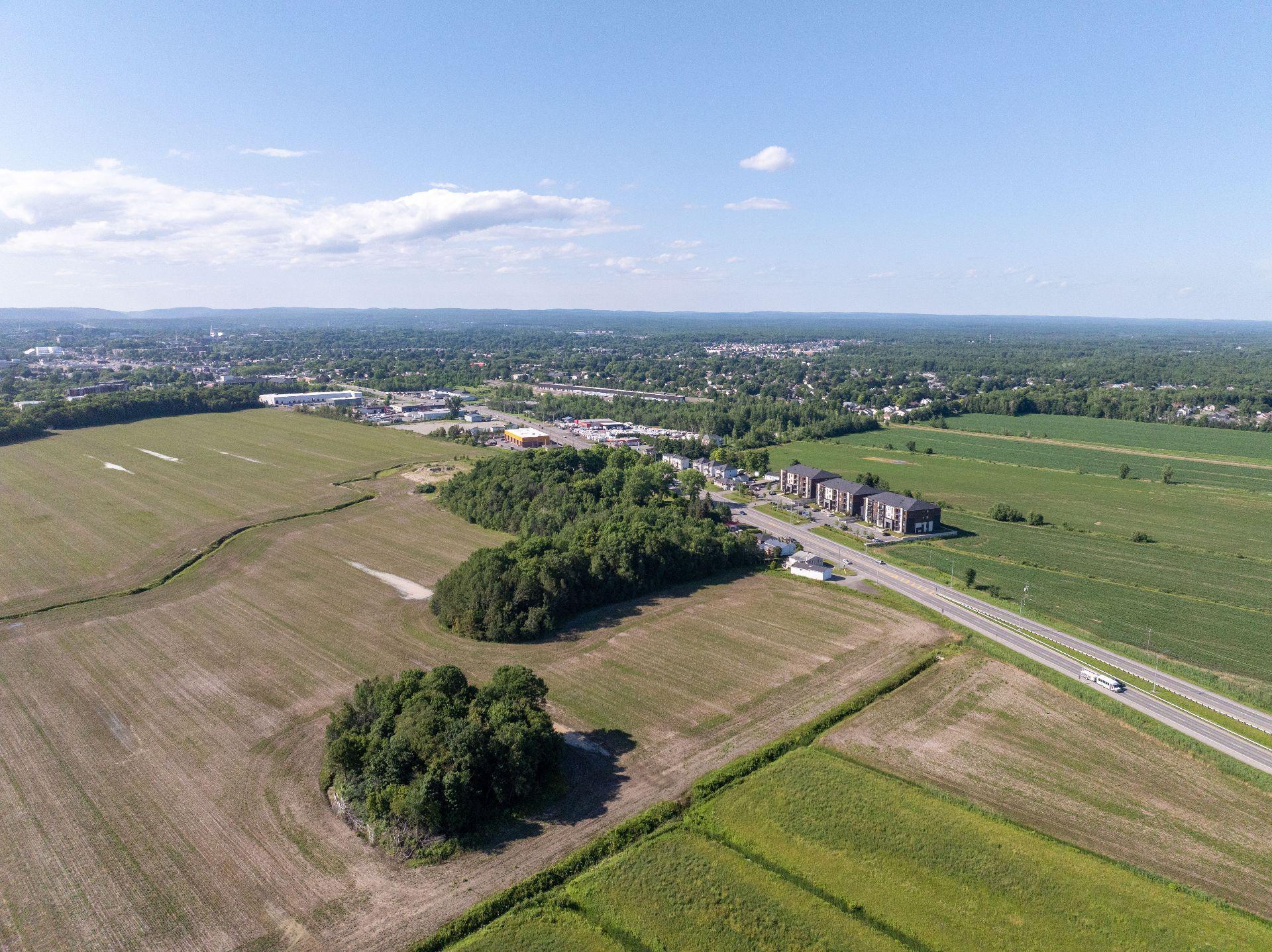 












Boul. du Curé-Labelle

,
Saint-Jérôme,







QC
J7J2G8

