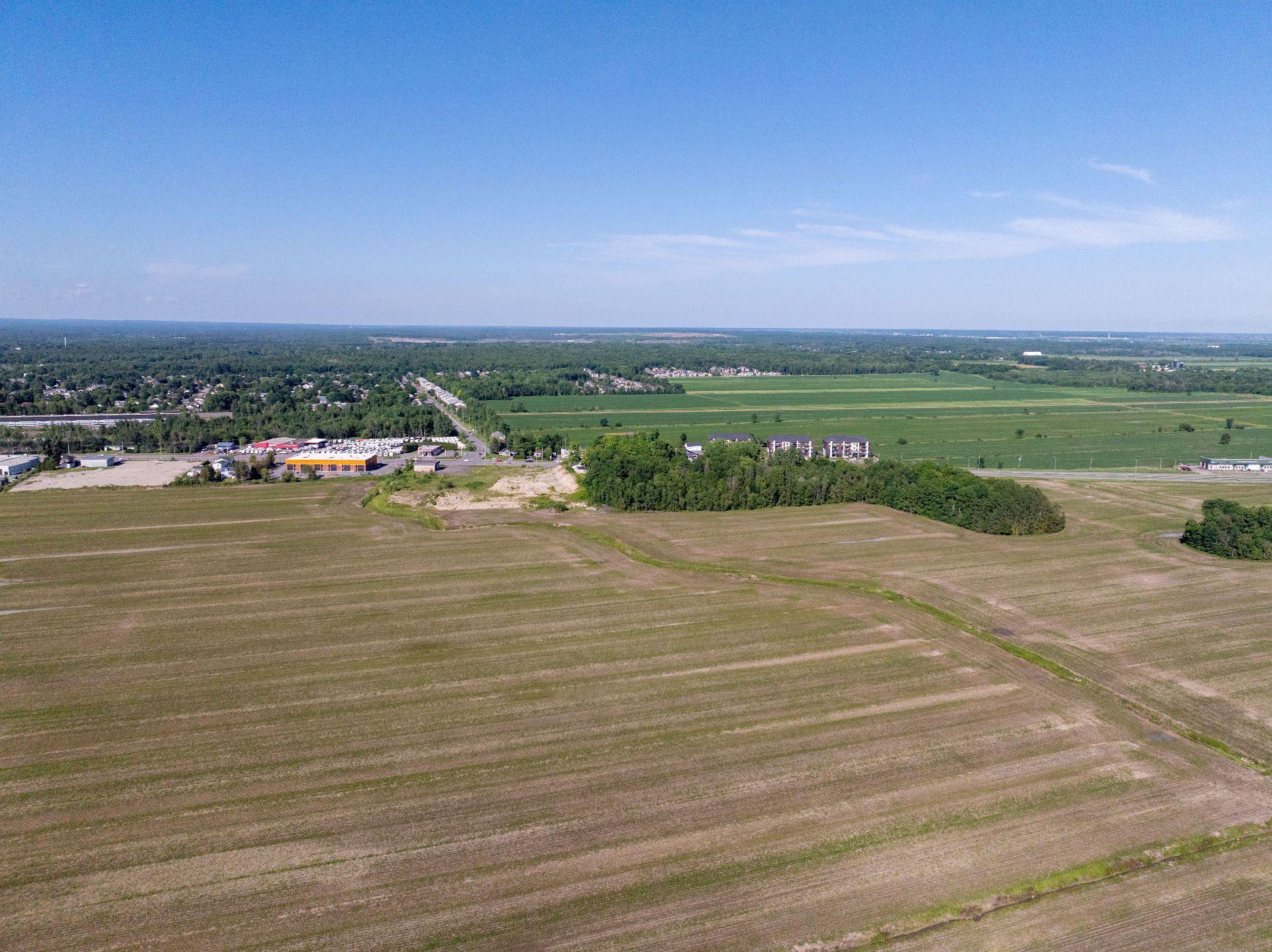 












Boul. du Curé-Labelle

,
Saint-Jérôme,







QC
J7J2G8

