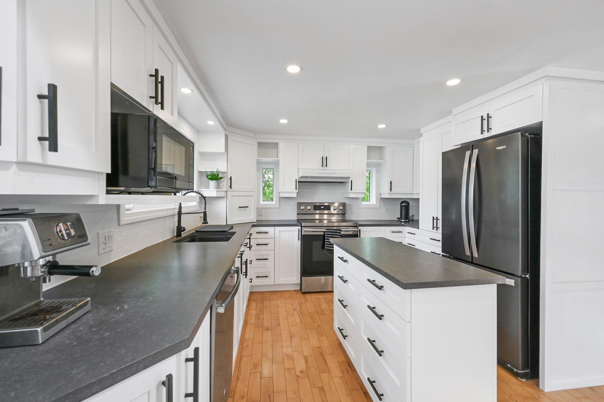 









228


Rue Donat

,
Sainte-Anne-de-Sabrevois,




QC
J0J2G0


