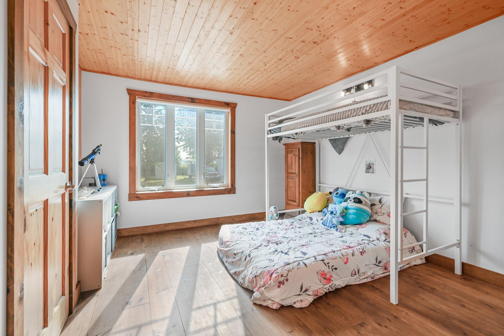 









228


Rue Donat

,
Sainte-Anne-de-Sabrevois,




QC
J0J2G0

