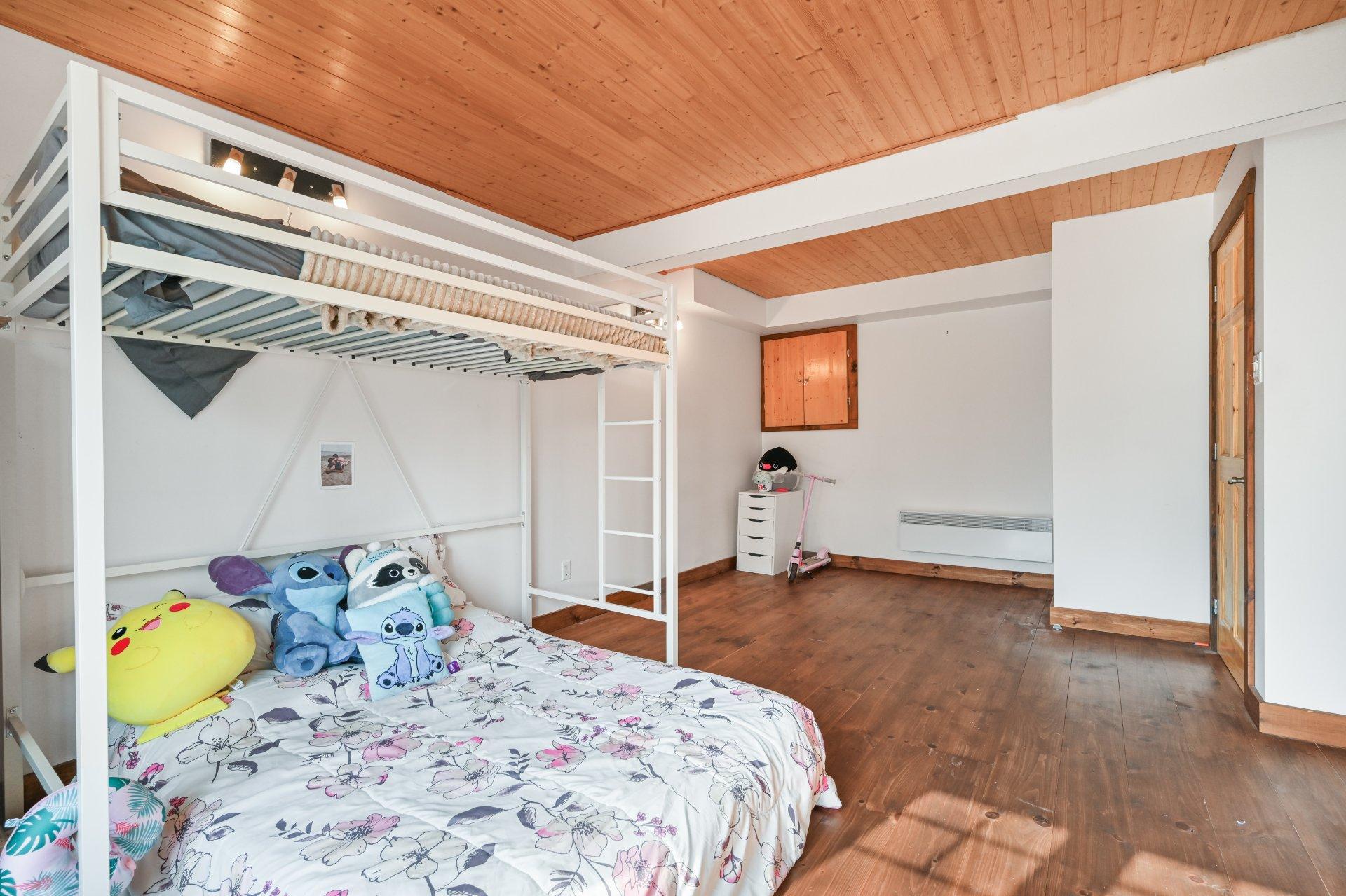 









228


Rue Donat

,
Sainte-Anne-de-Sabrevois,




QC
J0J2G0

