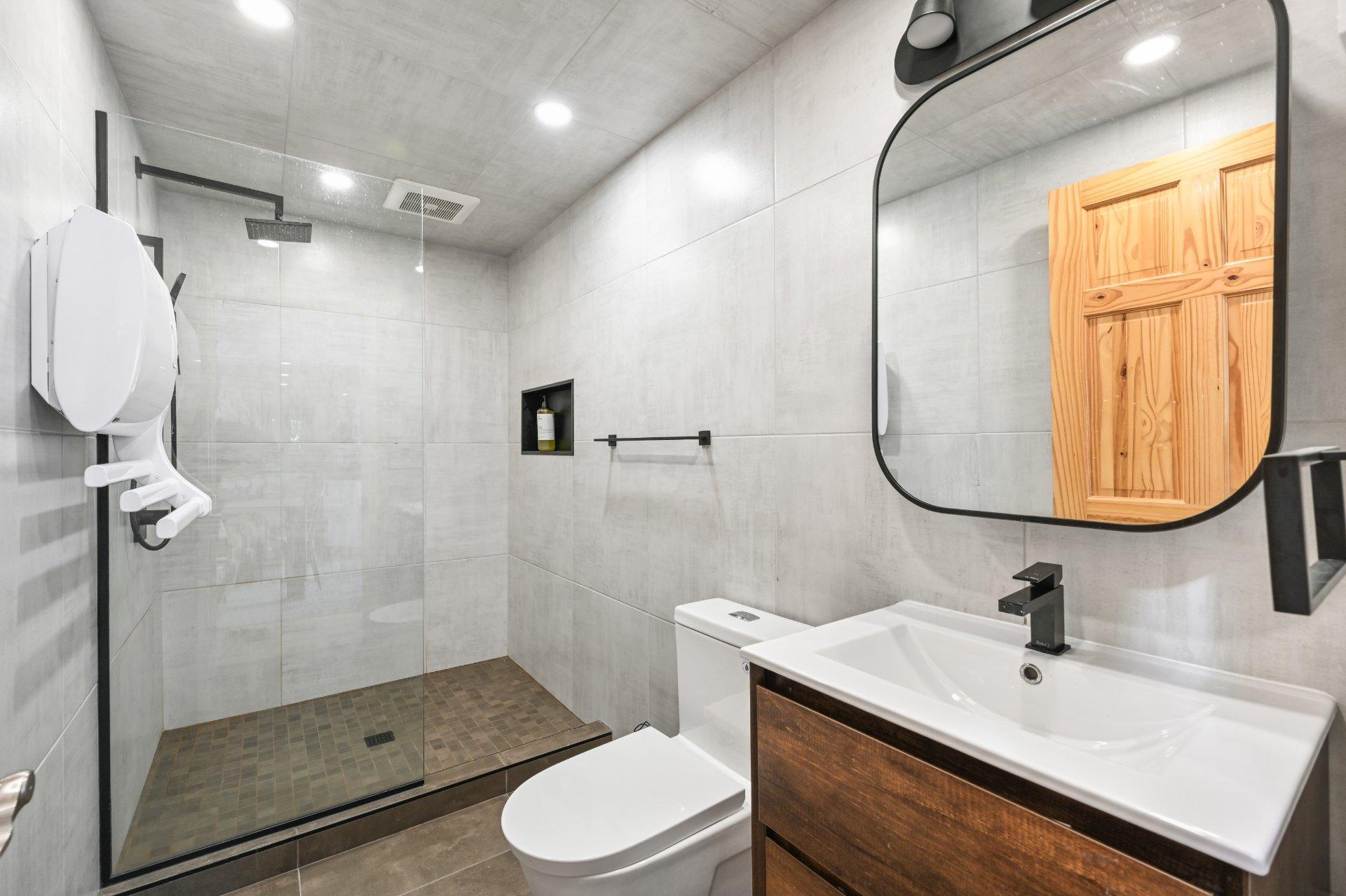 









228


Rue Donat

,
Sainte-Anne-de-Sabrevois,




QC
J0J2G0

