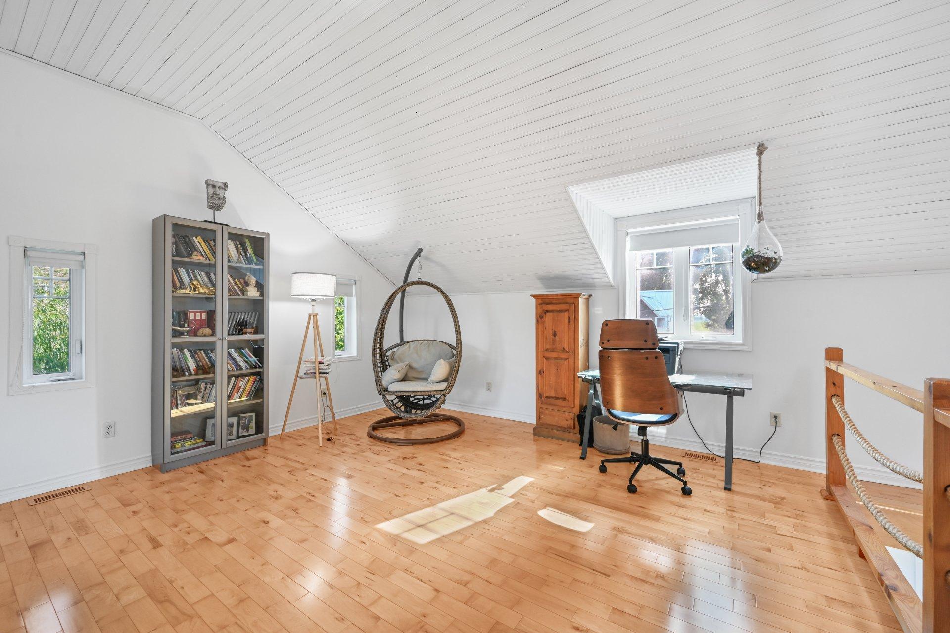 









228


Rue Donat

,
Sainte-Anne-de-Sabrevois,




QC
J0J2G0

