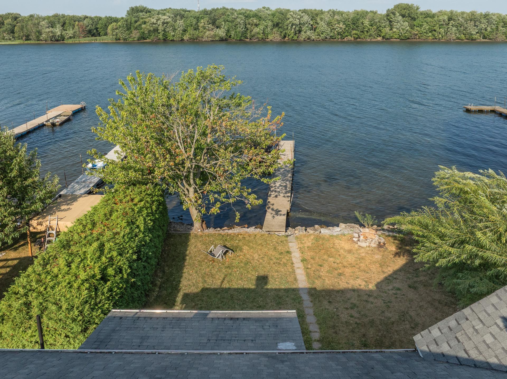 









228


Rue Donat

,
Sainte-Anne-de-Sabrevois,




QC
J0J2G0

