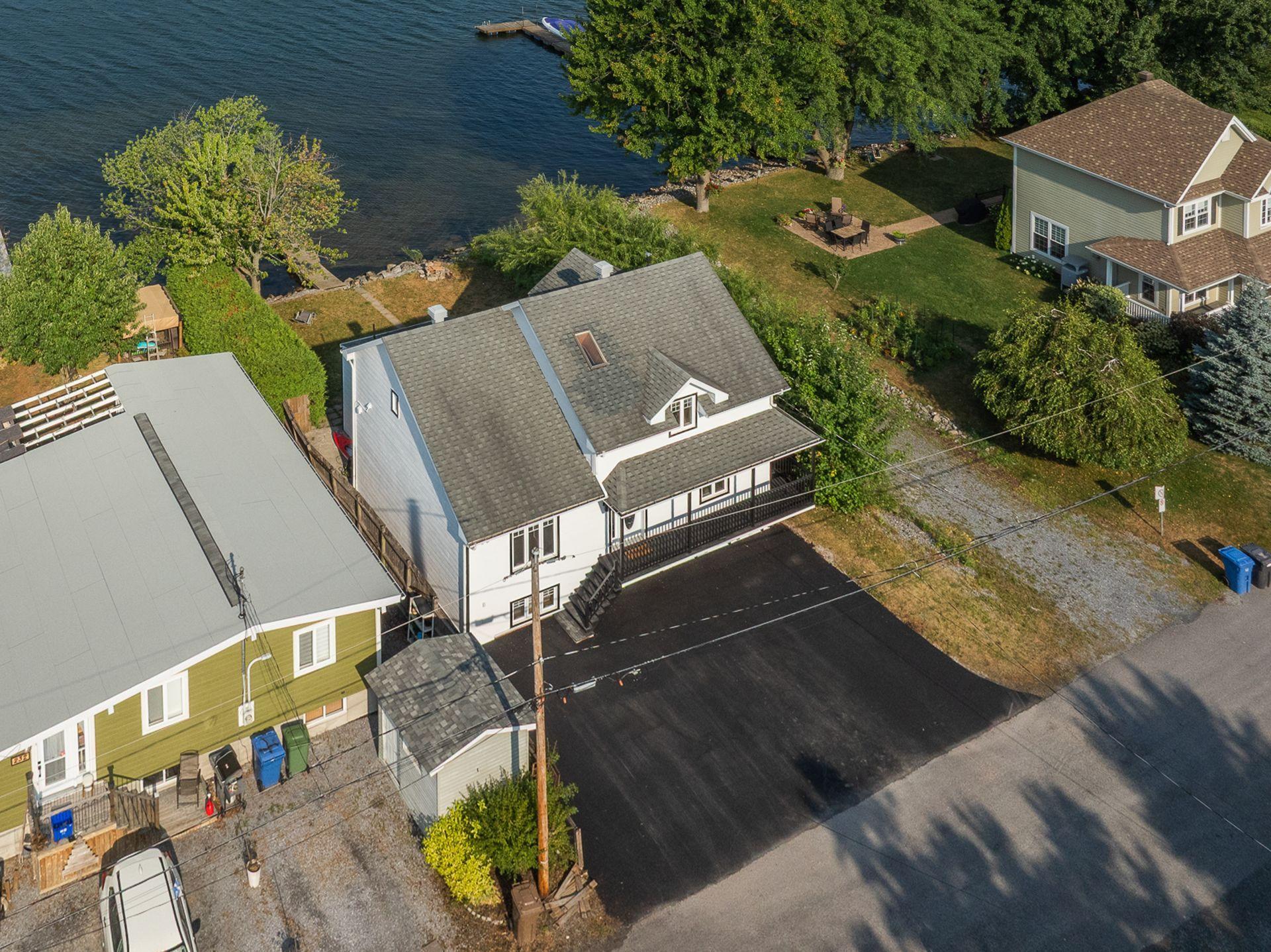 









228


Rue Donat

,
Sainte-Anne-de-Sabrevois,




QC
J0J2G0

