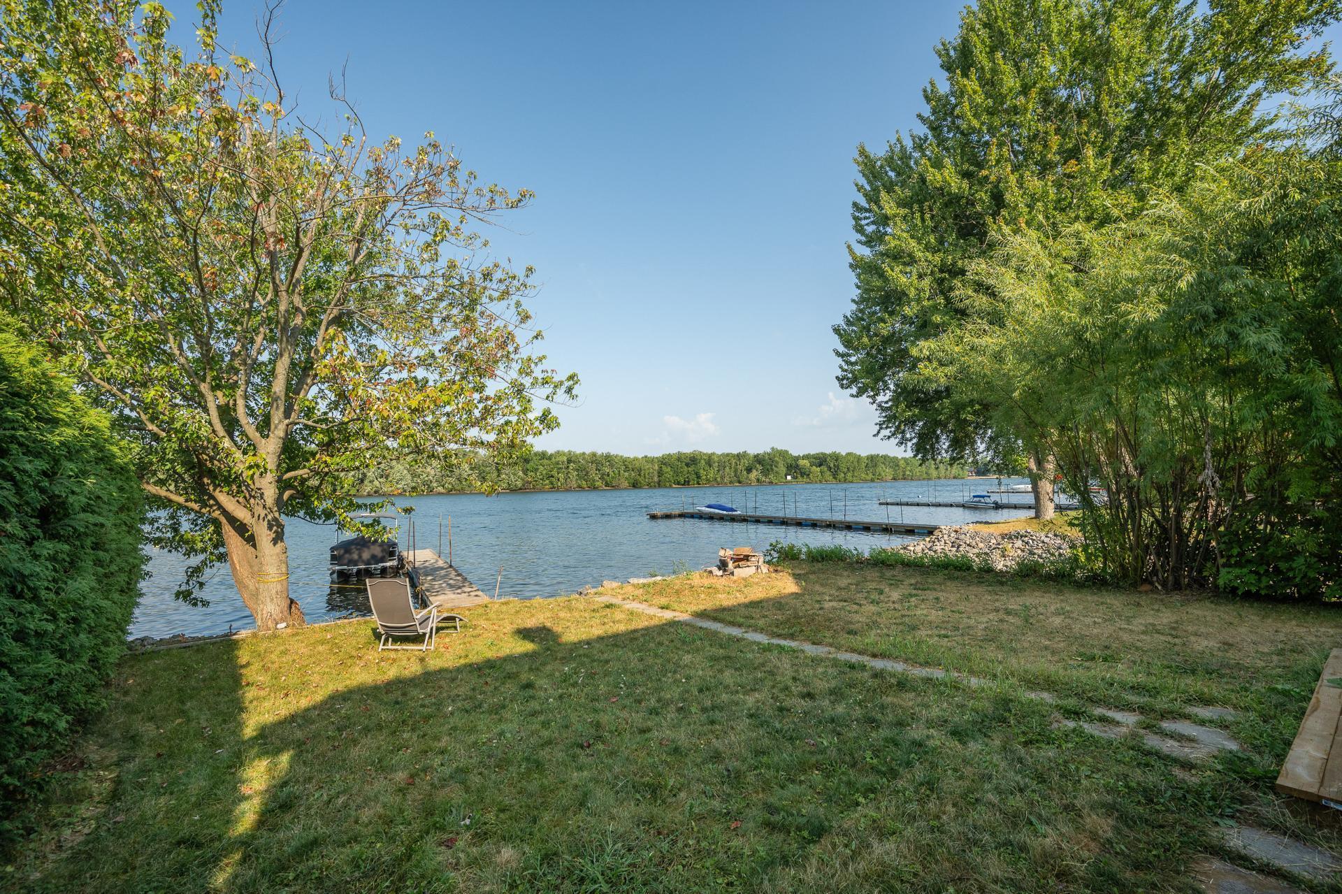









228


Rue Donat

,
Sainte-Anne-de-Sabrevois,




QC
J0J2G0

