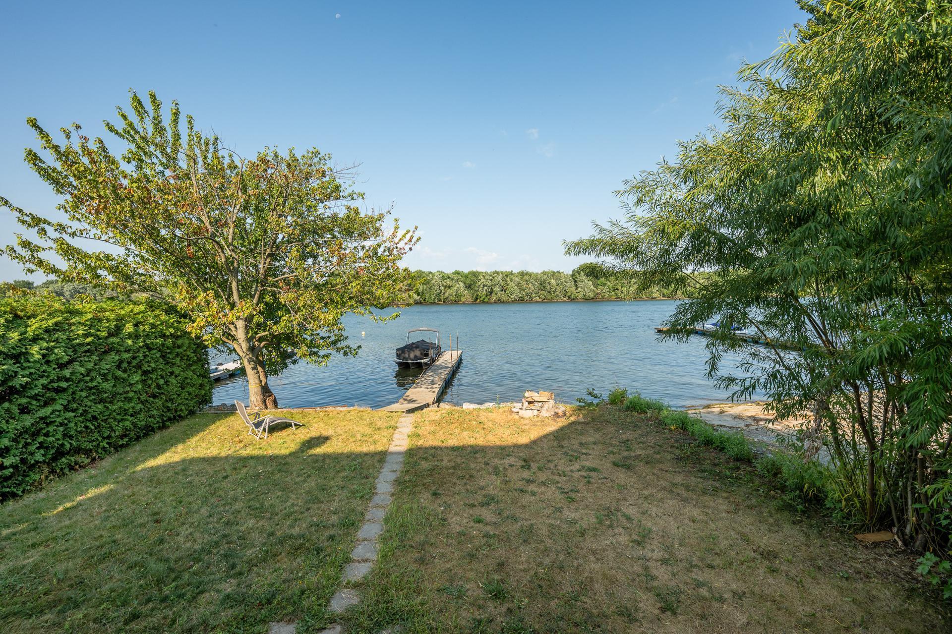 









228


Rue Donat

,
Sainte-Anne-de-Sabrevois,




QC
J0J2G0

