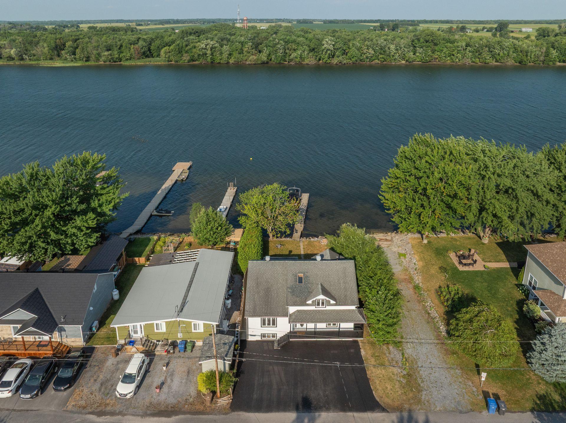 









228


Rue Donat

,
Sainte-Anne-de-Sabrevois,




QC
J0J2G0

