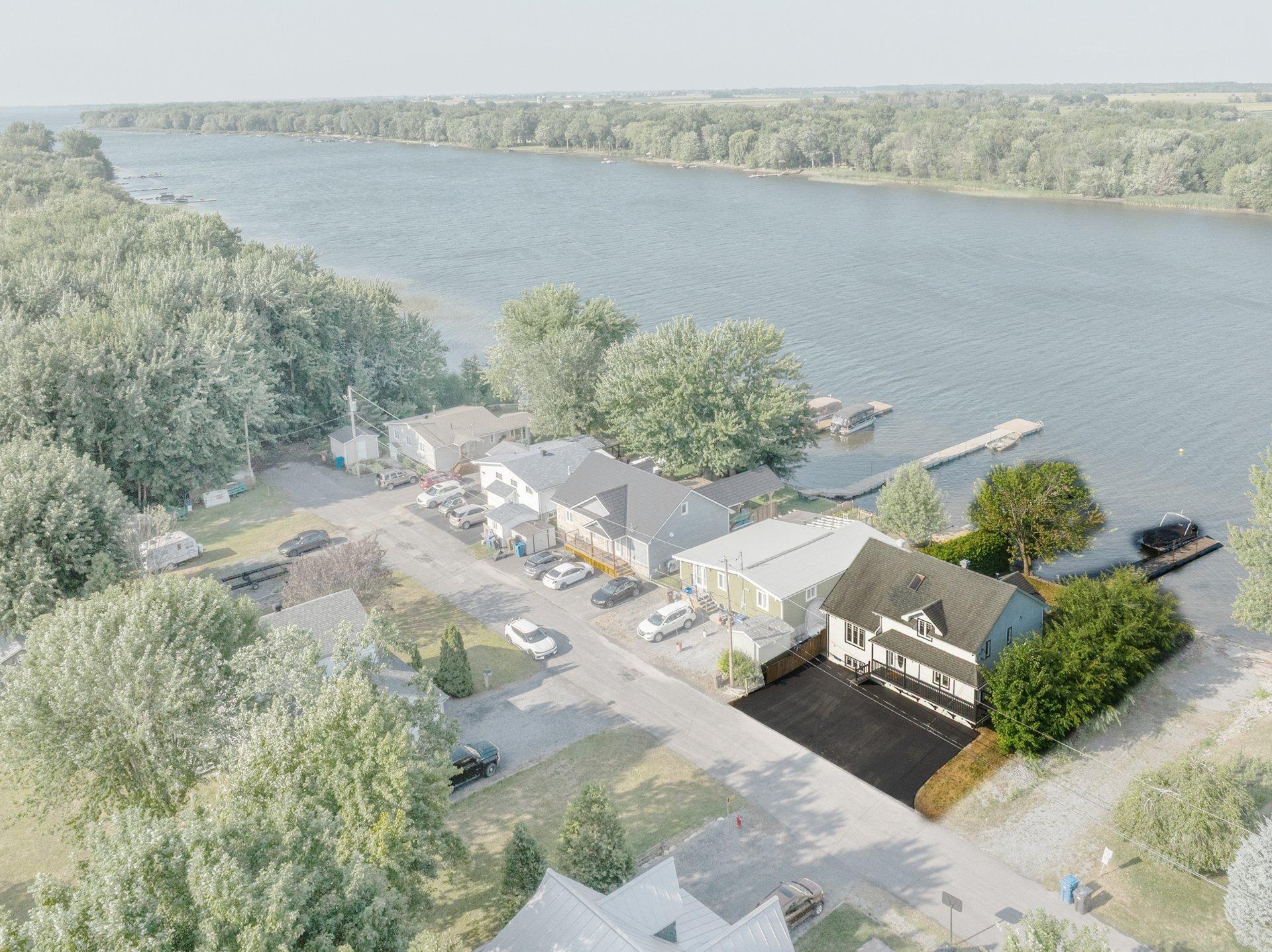 









228


Rue Donat

,
Sainte-Anne-de-Sabrevois,




QC
J0J2G0

