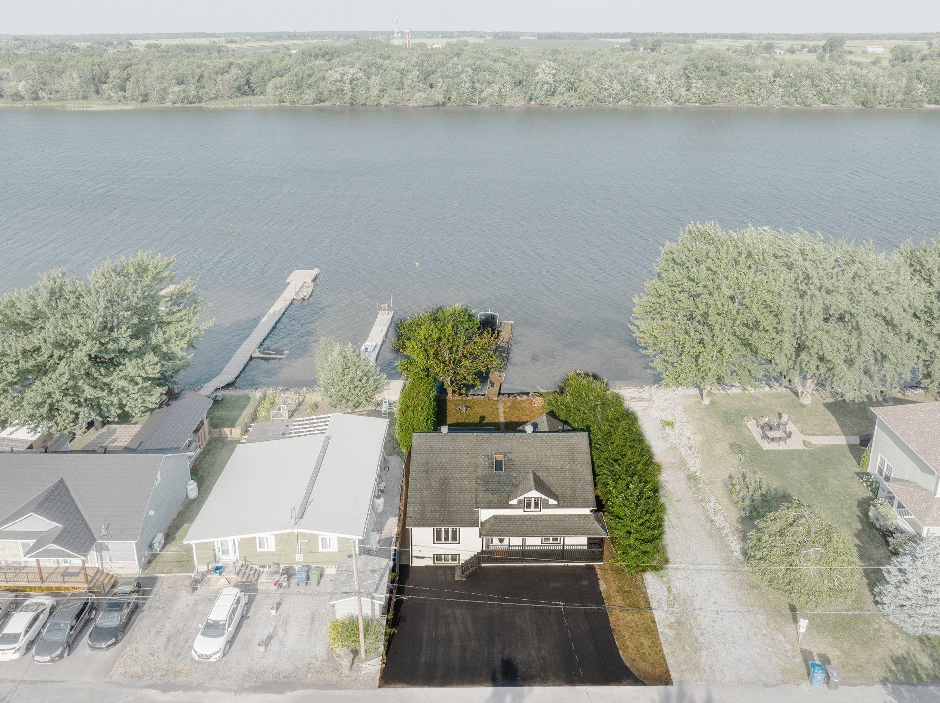 









228


Rue Donat

,
Sainte-Anne-de-Sabrevois,




QC
J0J2G0

