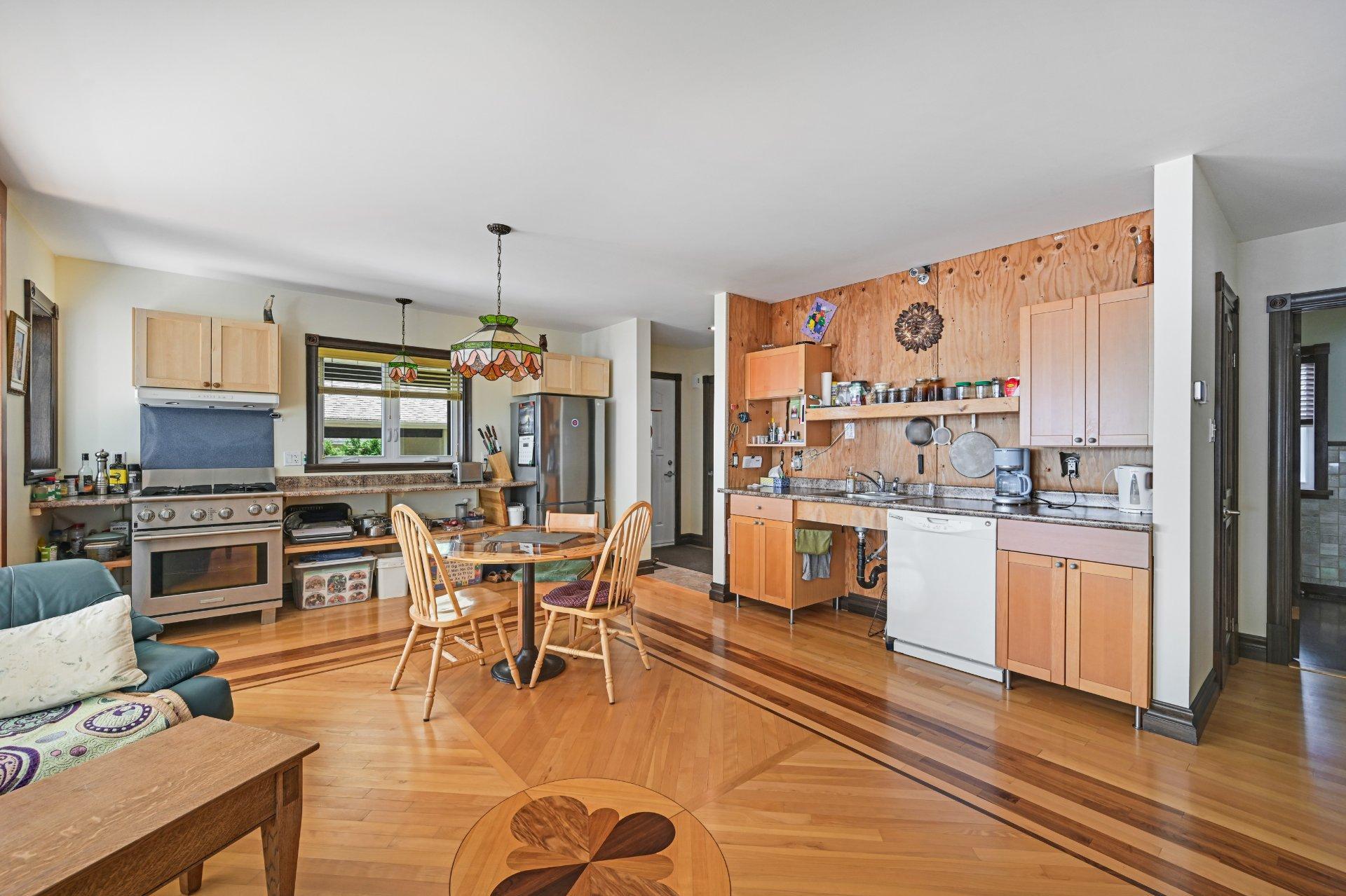 









275


1re Rue

,
Saint-Blaise-sur-Richelieu,




QC
J0J1W0

