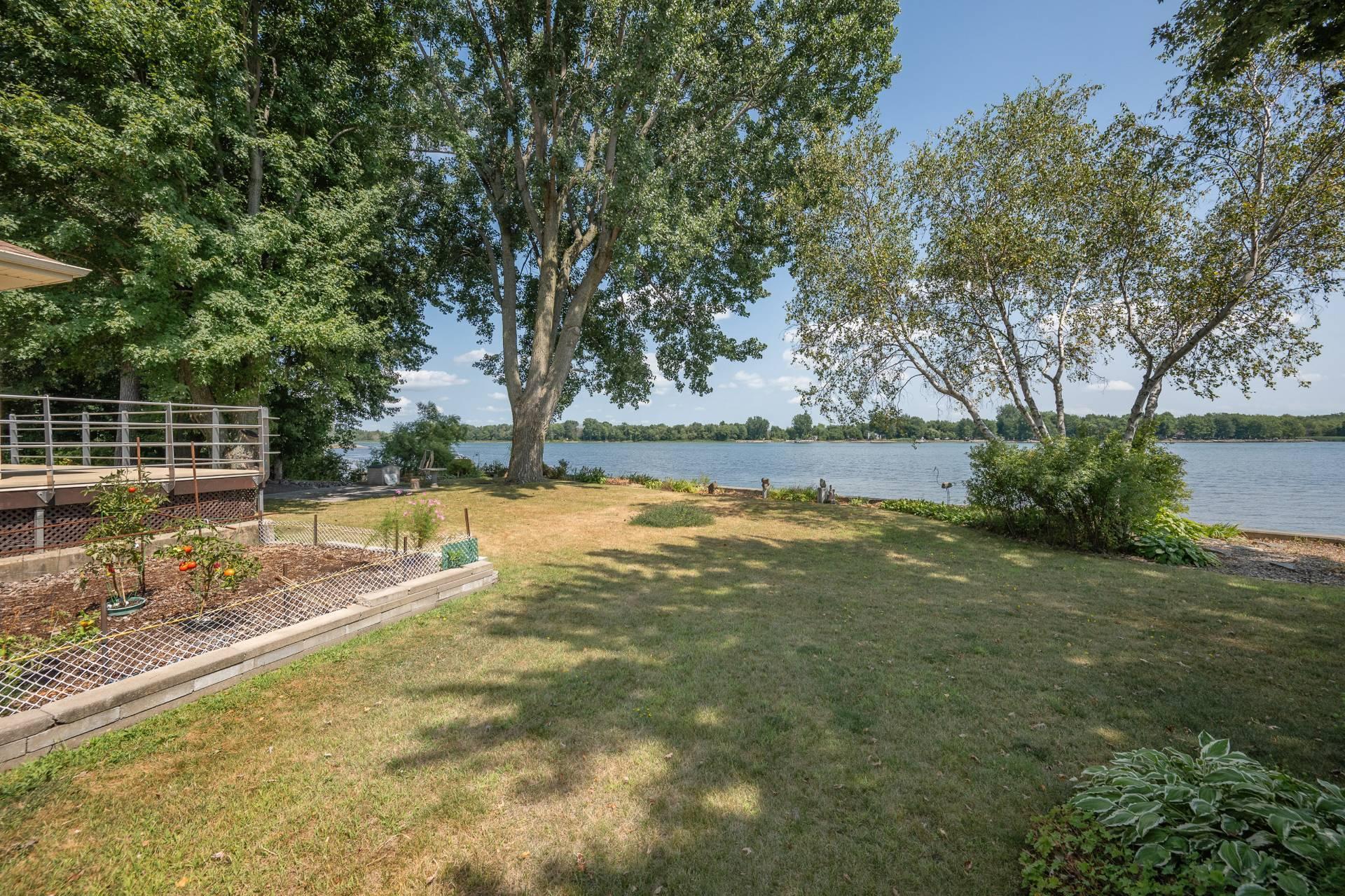 









275


1re Rue

,
Saint-Blaise-sur-Richelieu,




QC
J0J1W0

