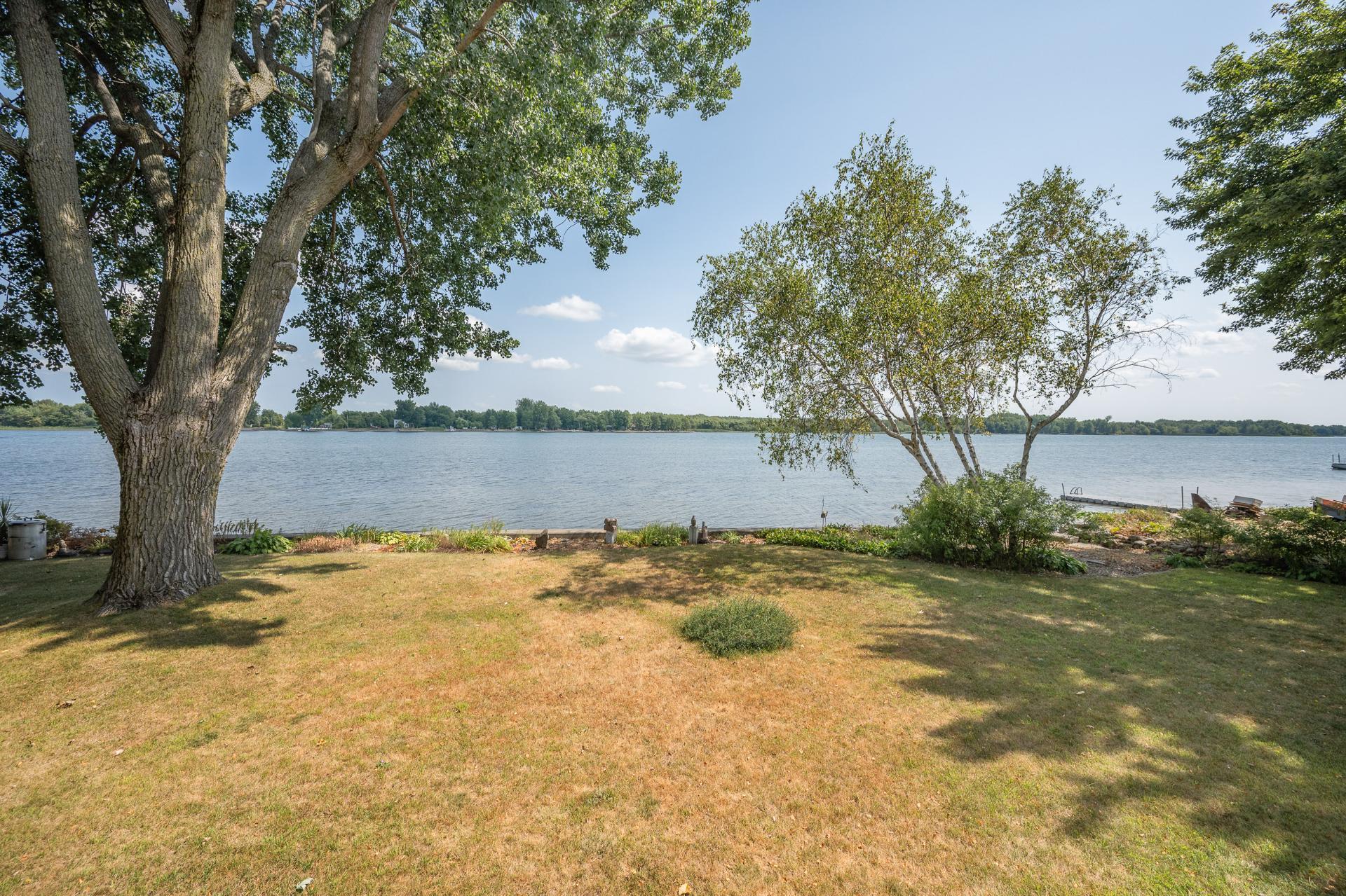 









275


1re Rue

,
Saint-Blaise-sur-Richelieu,




QC
J0J1W0

